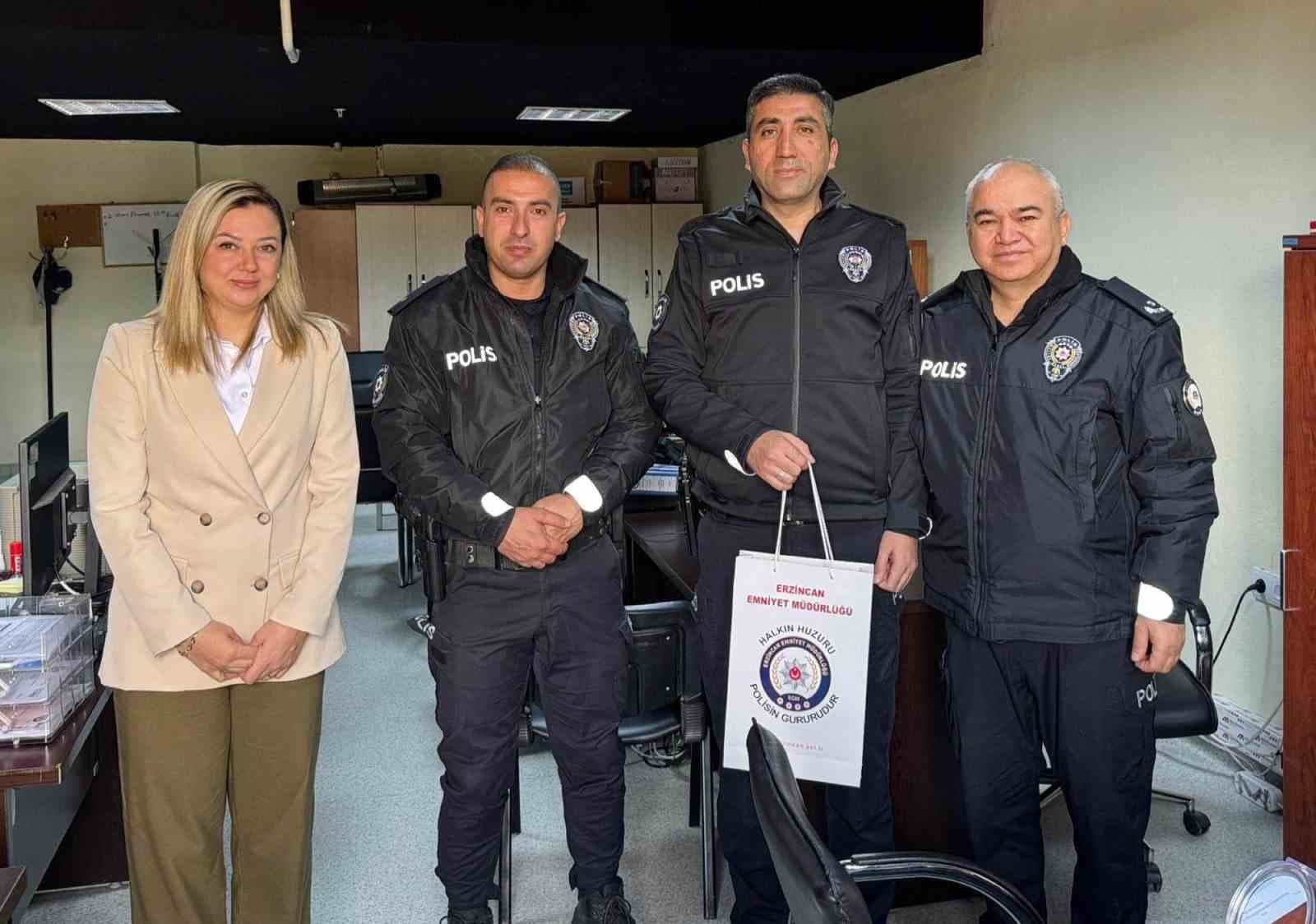 Erzincan Emniyetinden şehit ve gazi ailelerine bayram ziyareti