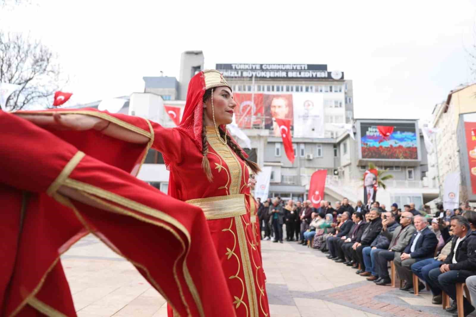 Denizli’de bahara görkemli karşılama