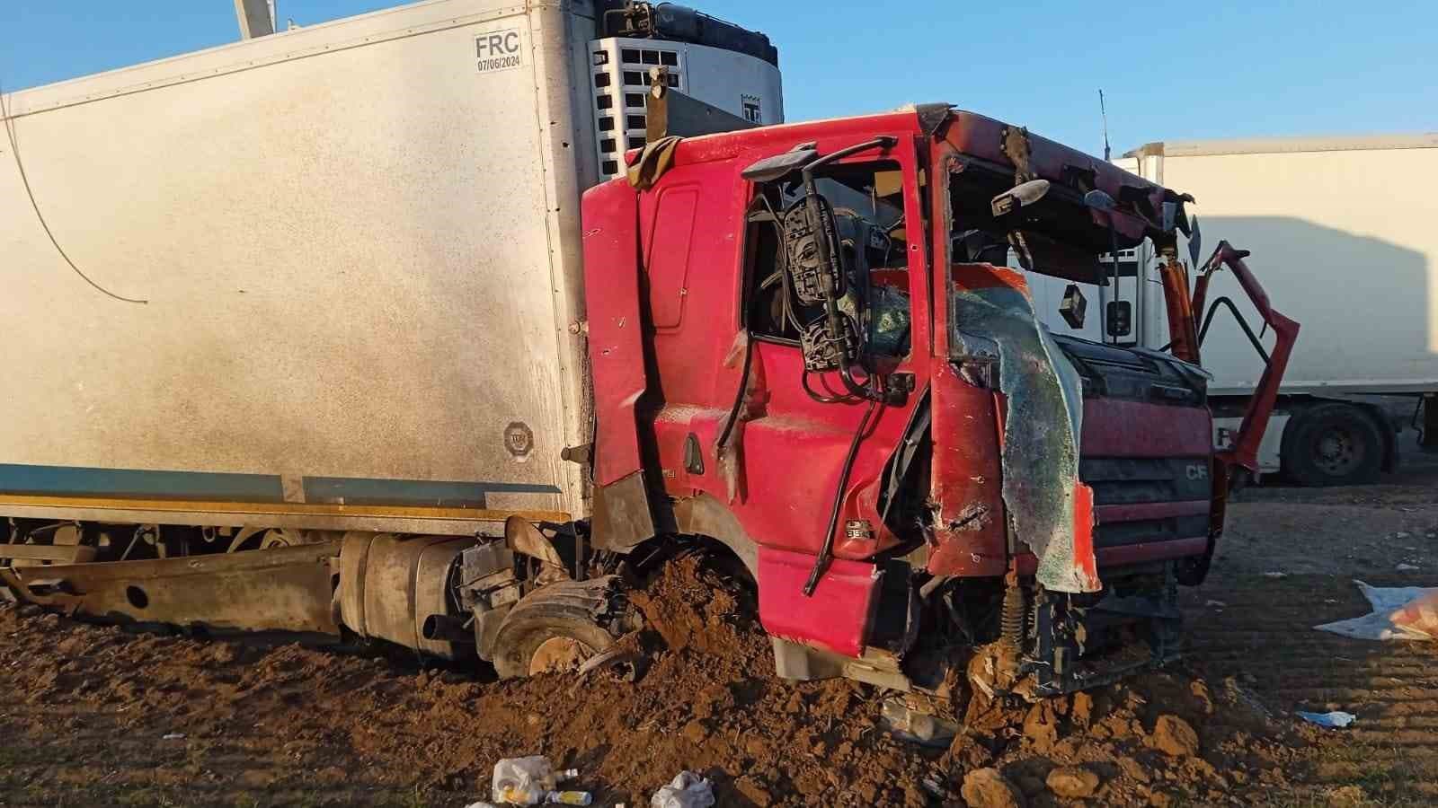 Füze saldırısında can veren genç tır şoförünün annesi: "İsrail ve Amerika kahrolsunlar, kendi ateşlerinde yansınlar"