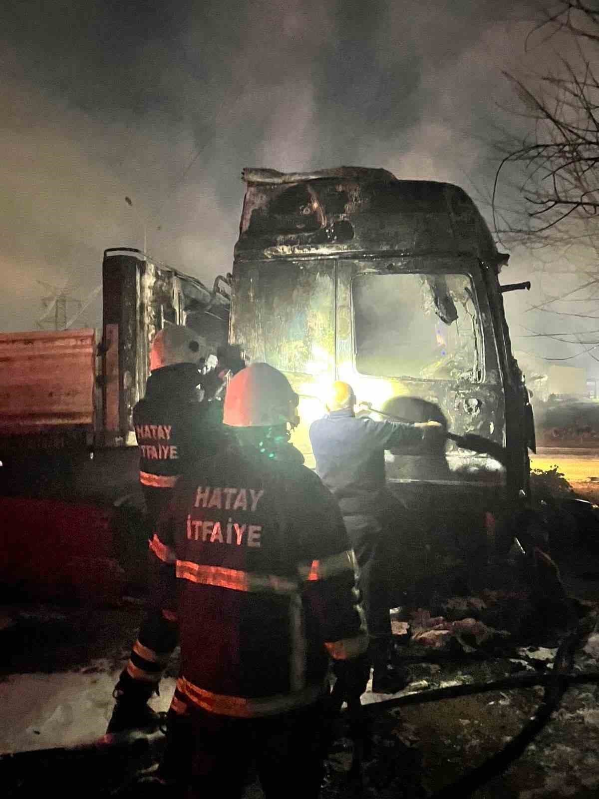 Dörtyol’da tır yangını