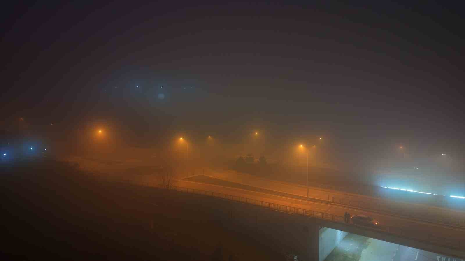 Bursa’da sis: Mudanya yolunda görüş mesafesi düştü