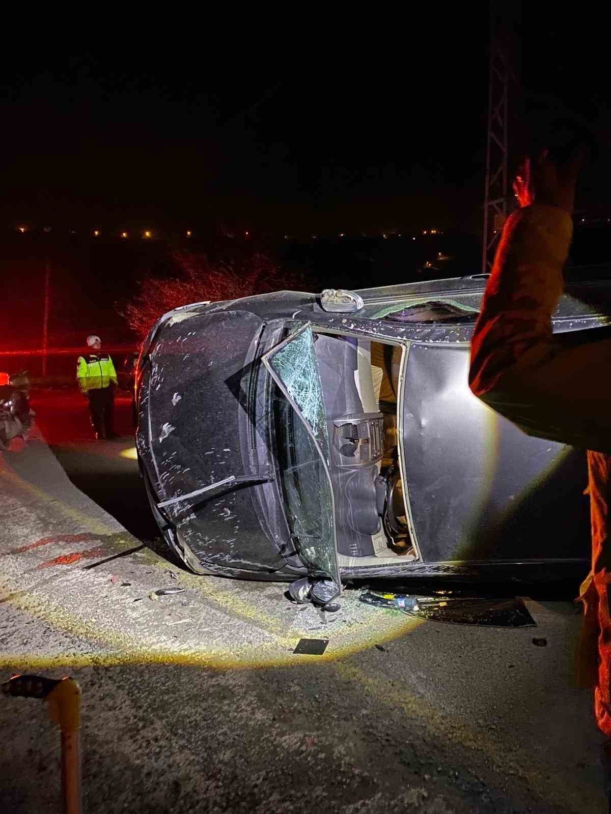 Sinop’ta otomobil devrildi: 2 yaralı