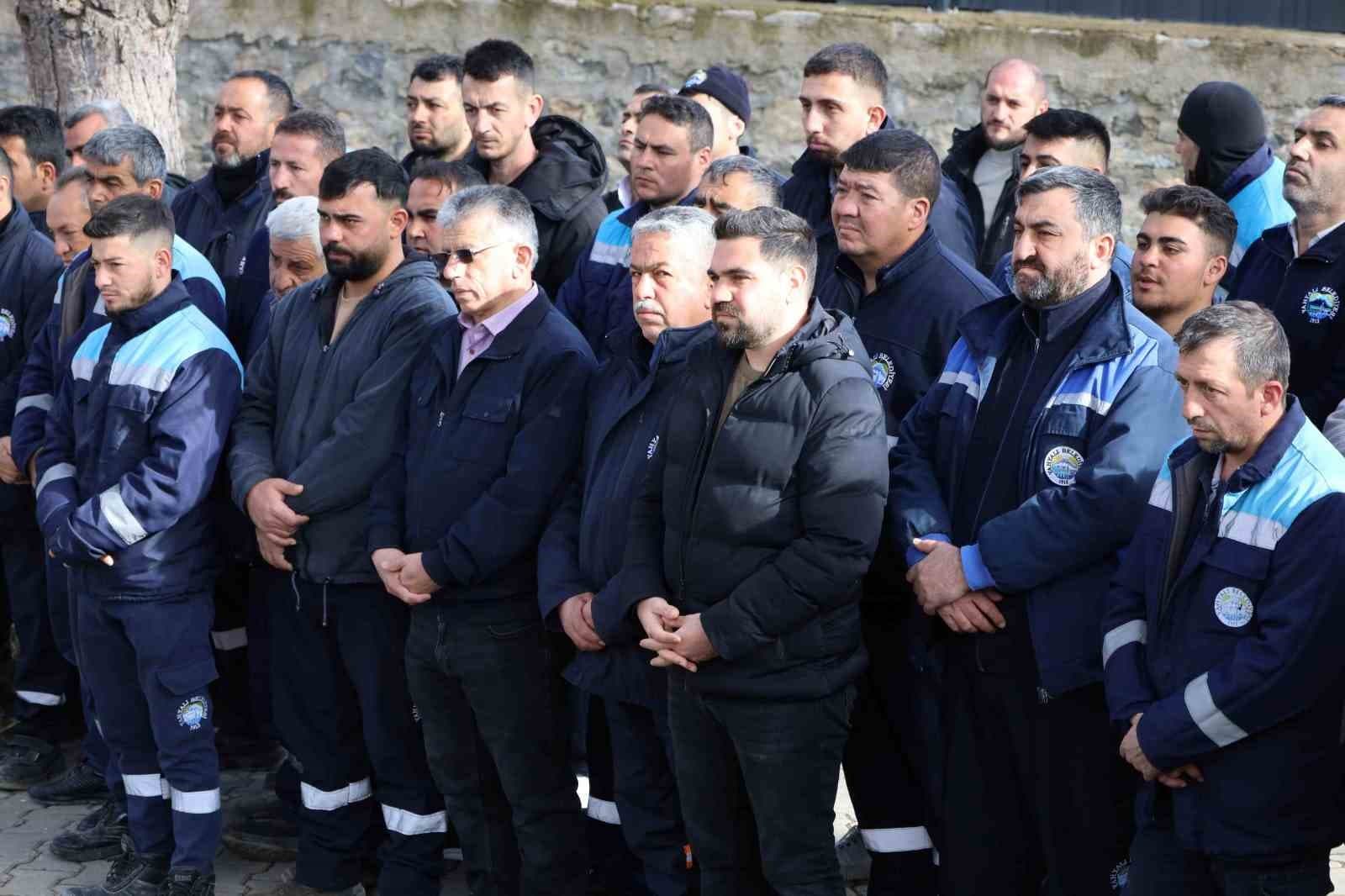 Başkan Öztürk belediye personelleri ile bayramlaştı