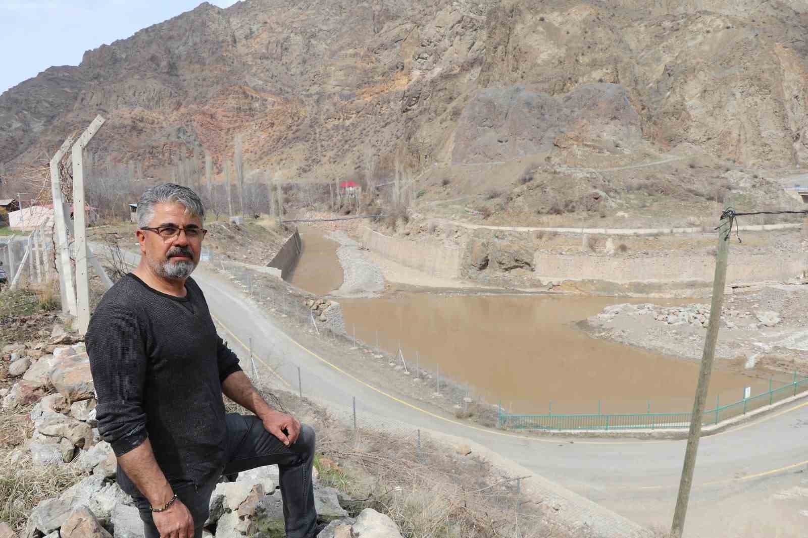 Erzurum’da nesli tehdt altındaki su samuru görüntülendi