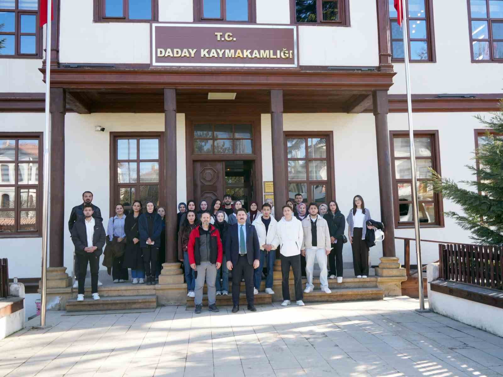 Üniversite öğrencileri Daday’ın tarihi mekanlarını ve turistik alanlarını gezdi