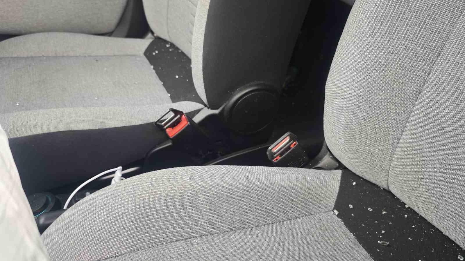 Emniyet kemerini takmayan sürücü araçtan fırladı