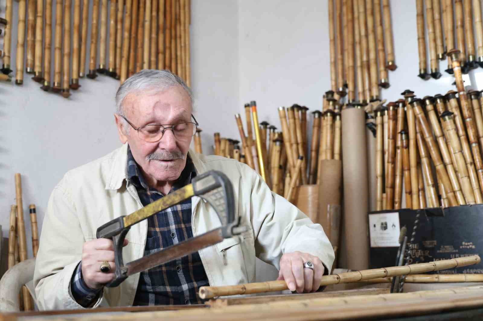 80 yaşında Çukurova kamışlarını sanata dönüştürüyor