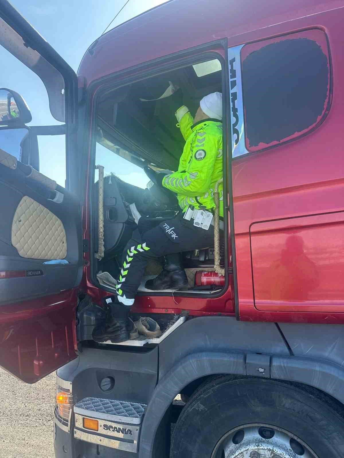 Kars’ta trafik denetimleri aralıksız sürüyor