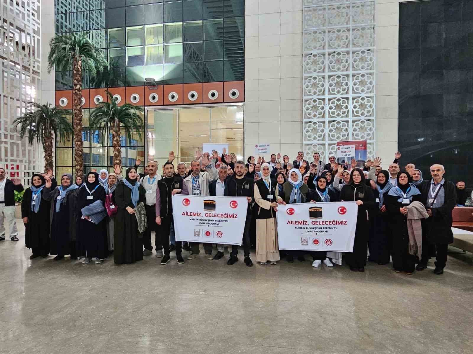 Mardin’de 47 çift dualarla umreye uğurlandı