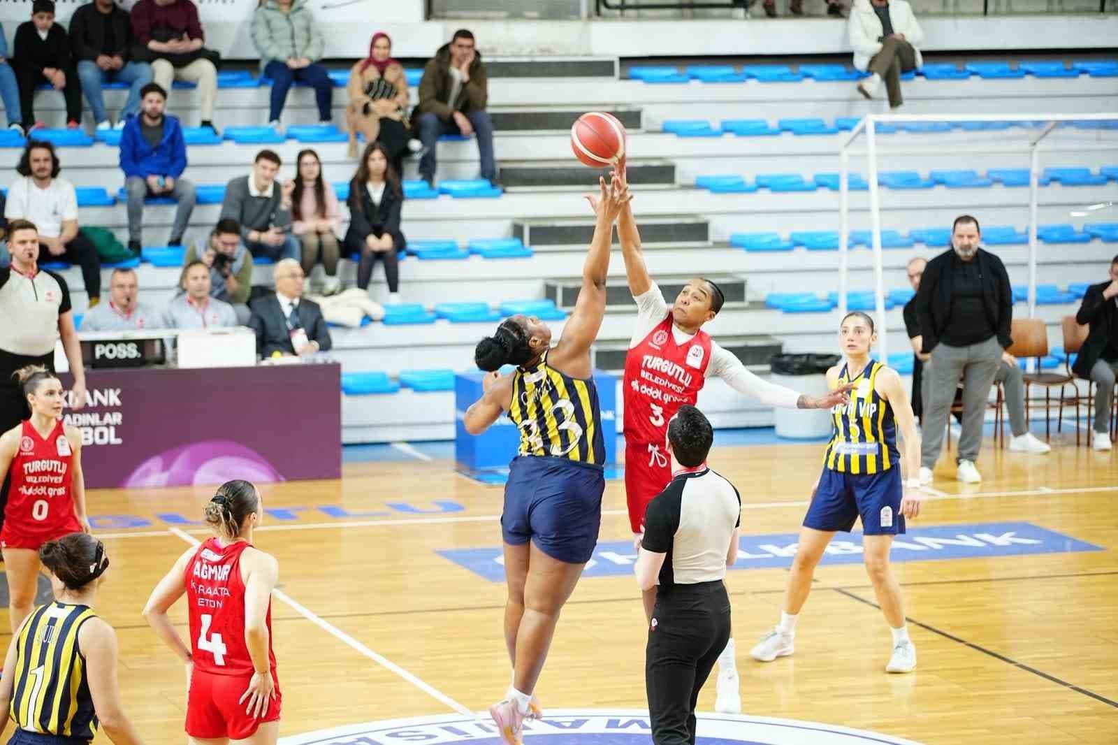 Manisa’nın tek kadın basketbol takımı zirve takibini sürdürüyor