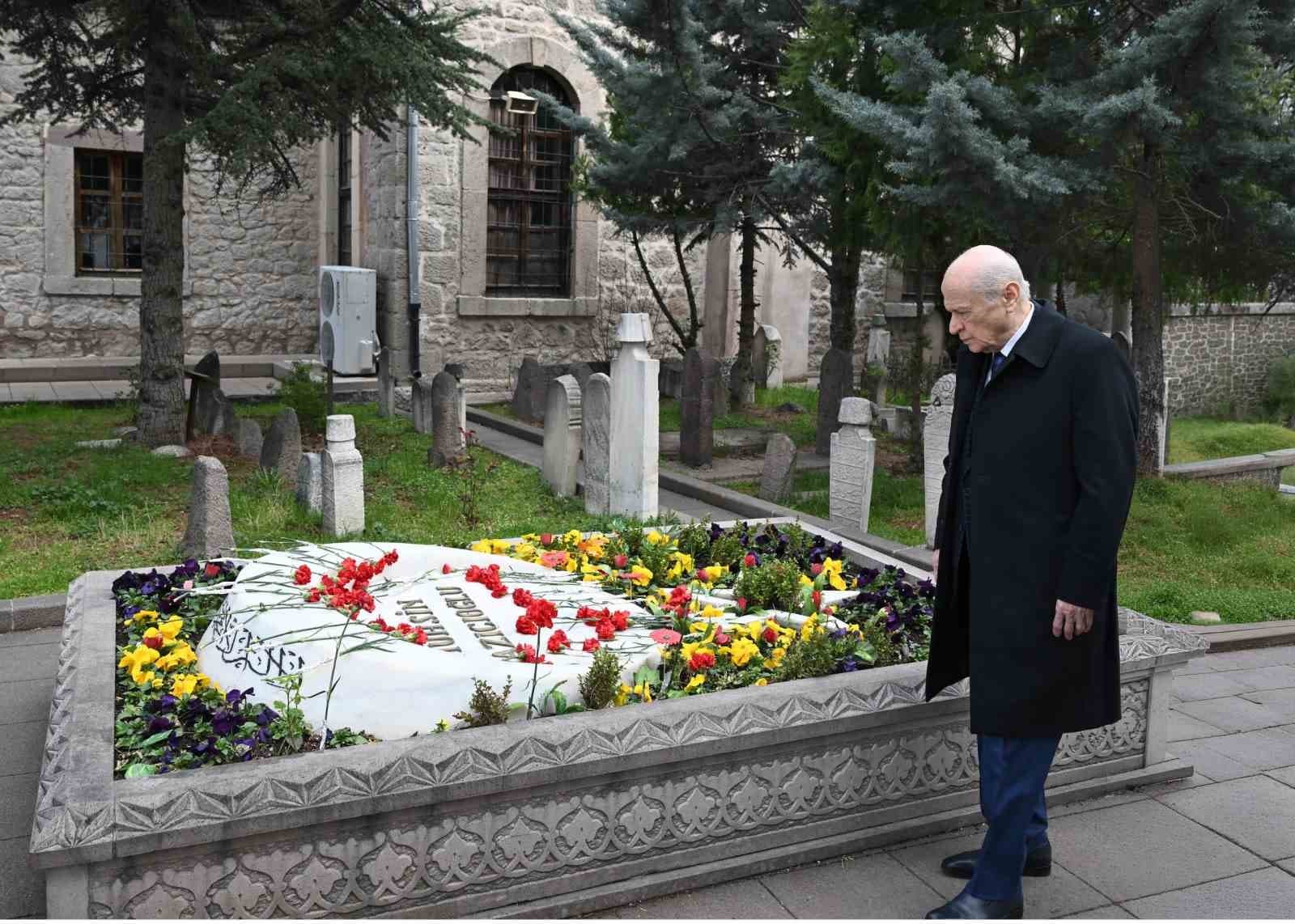 Bahçeli’den merhum Muhsin Yazıcıoğlu’nun kabrine ziyaret