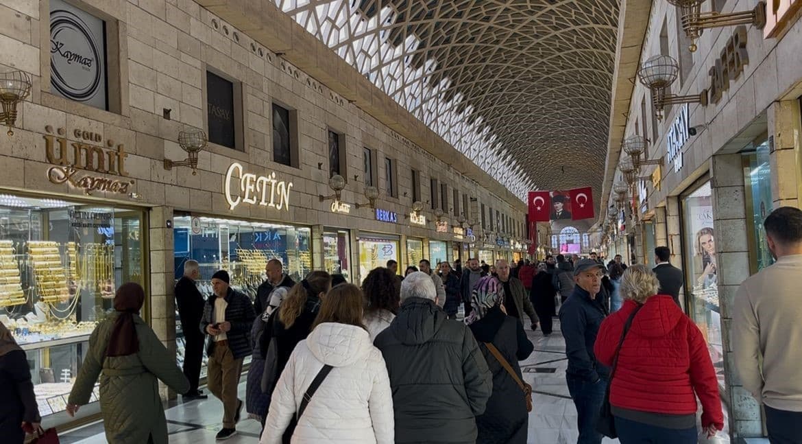 Altında bankalar ile canlı piyasadaki makas gramda 500 lirayı geçti