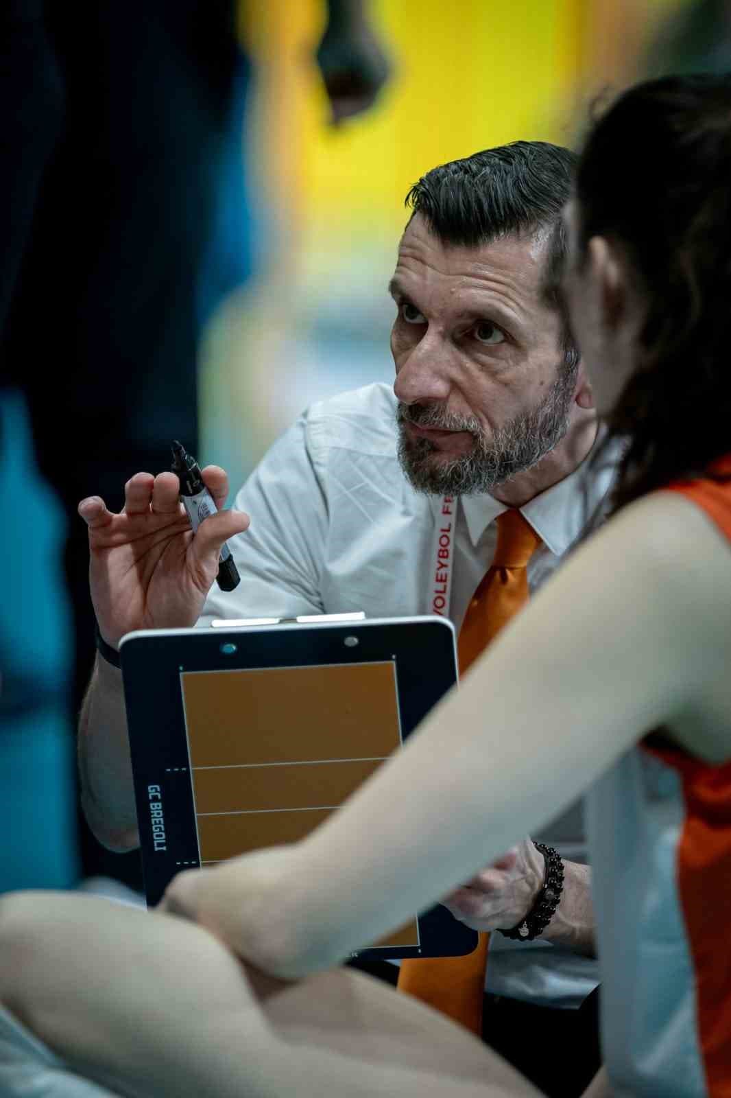 Eczacıbaşı Dynavit, Kupa Voley’de final hedefliyor