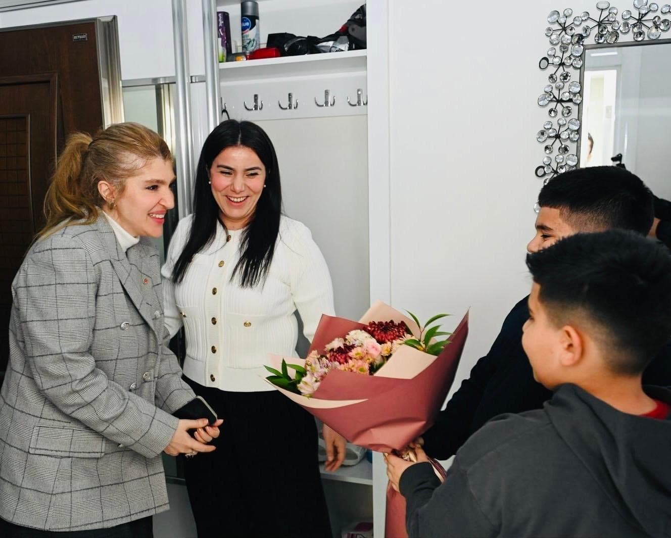 Milletvekili Ölmeztoprak gönüllere dokundu