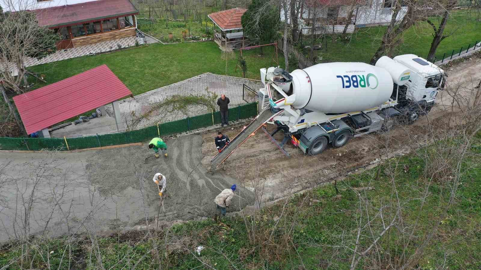 Ordu’da beton yol çalışmaları devam ediyor