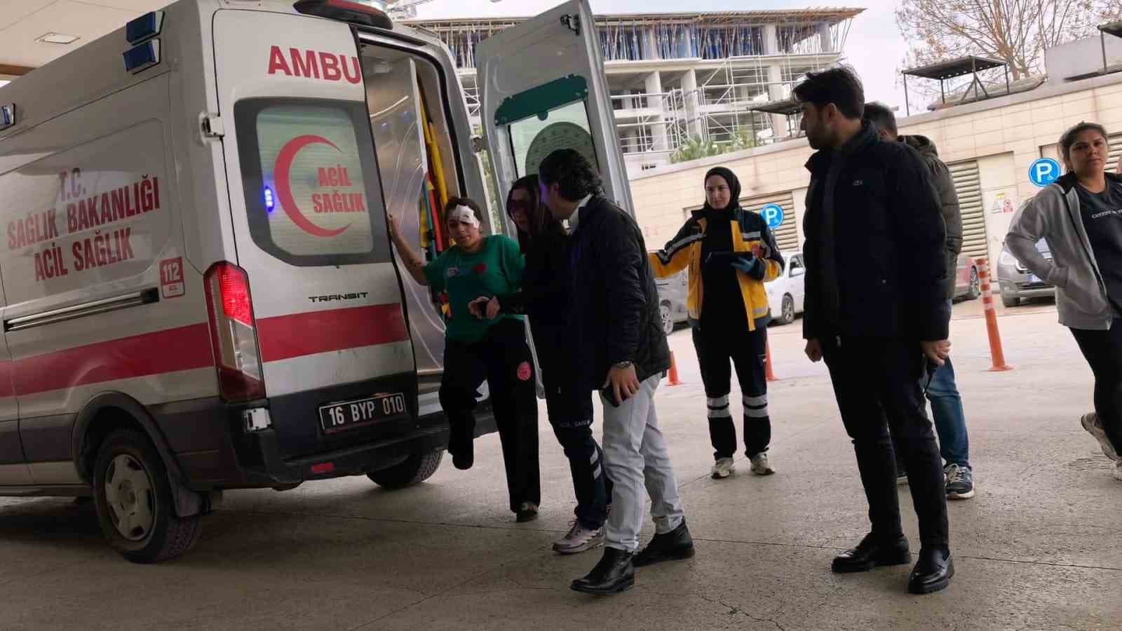 Komşu kavgasında 2 kadın yaralandı