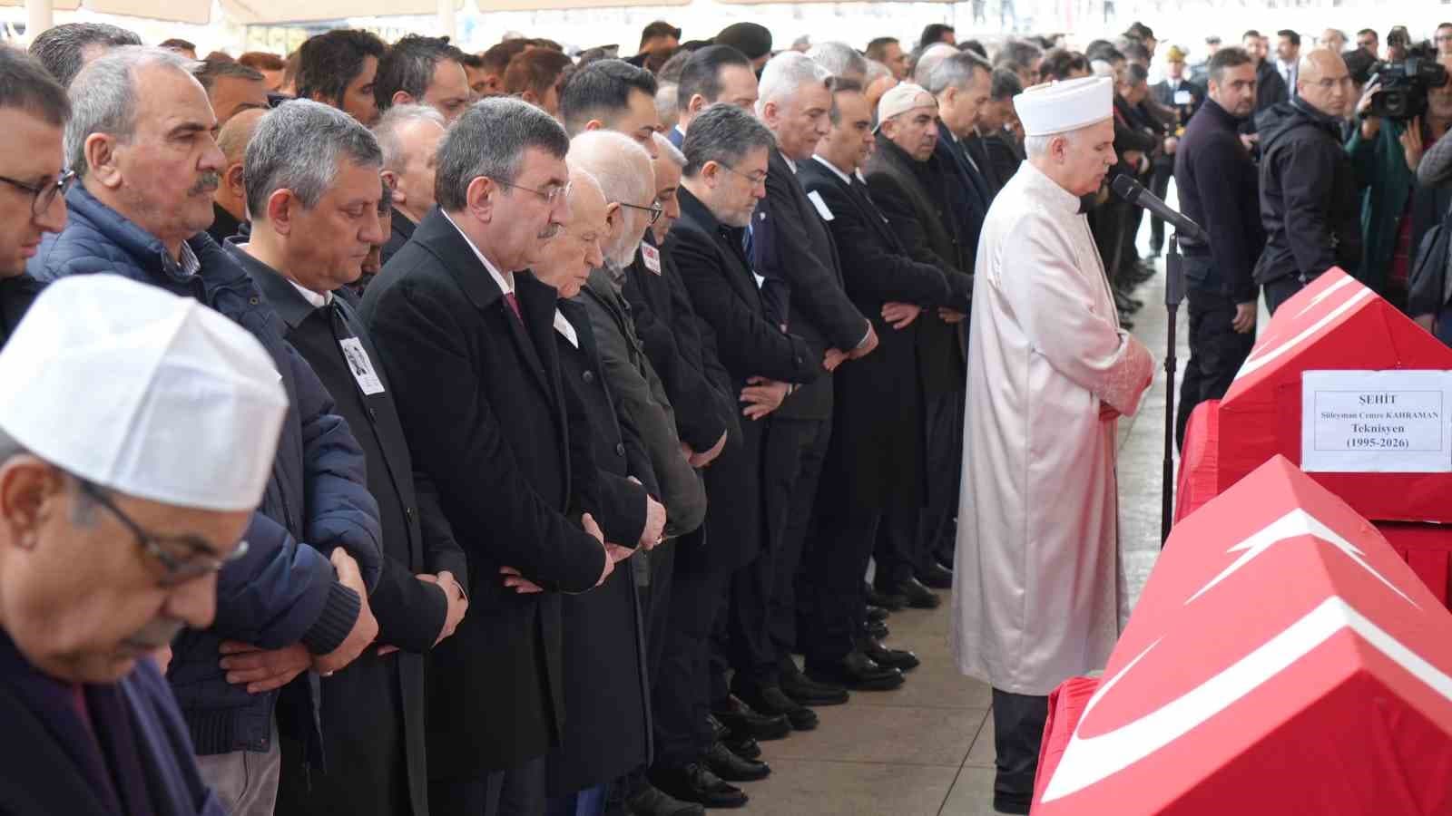 Katar’da helikopterin düşmesi sonucu şehit olan ASELSAN teknisyenleri için töreni düzenlendi