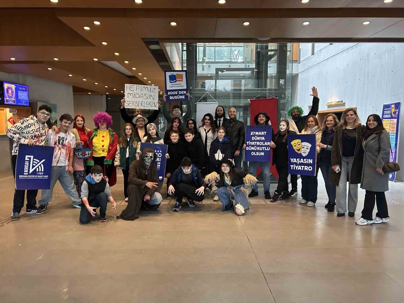 Bergama’da ’Tiyatro Günleri’ büyük ilgi gördü