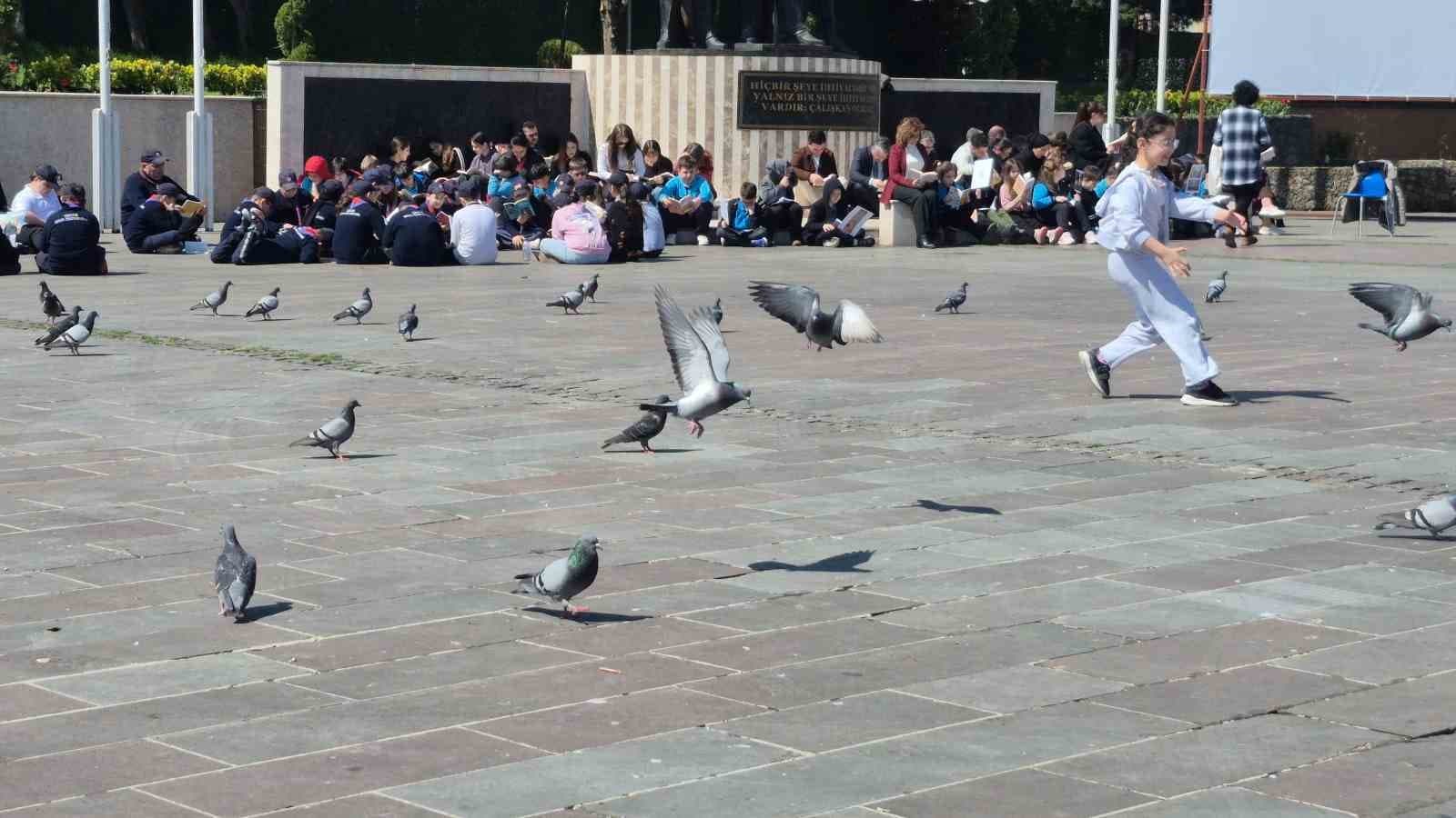 Dikkat dağıtan ortama rağmen dikkat çekmeyi başardılar