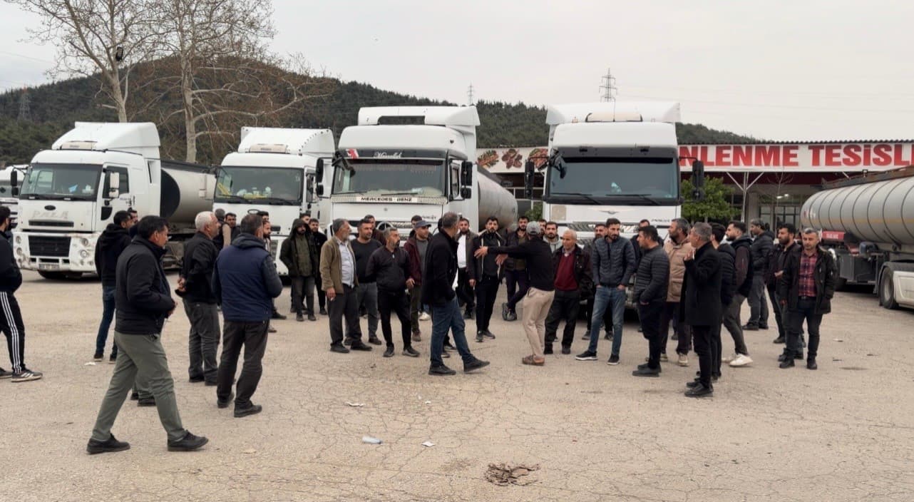 Osmaniye’de şoförlerin zorlu nöbeti: 12 gündür yükler boşaltılmadı