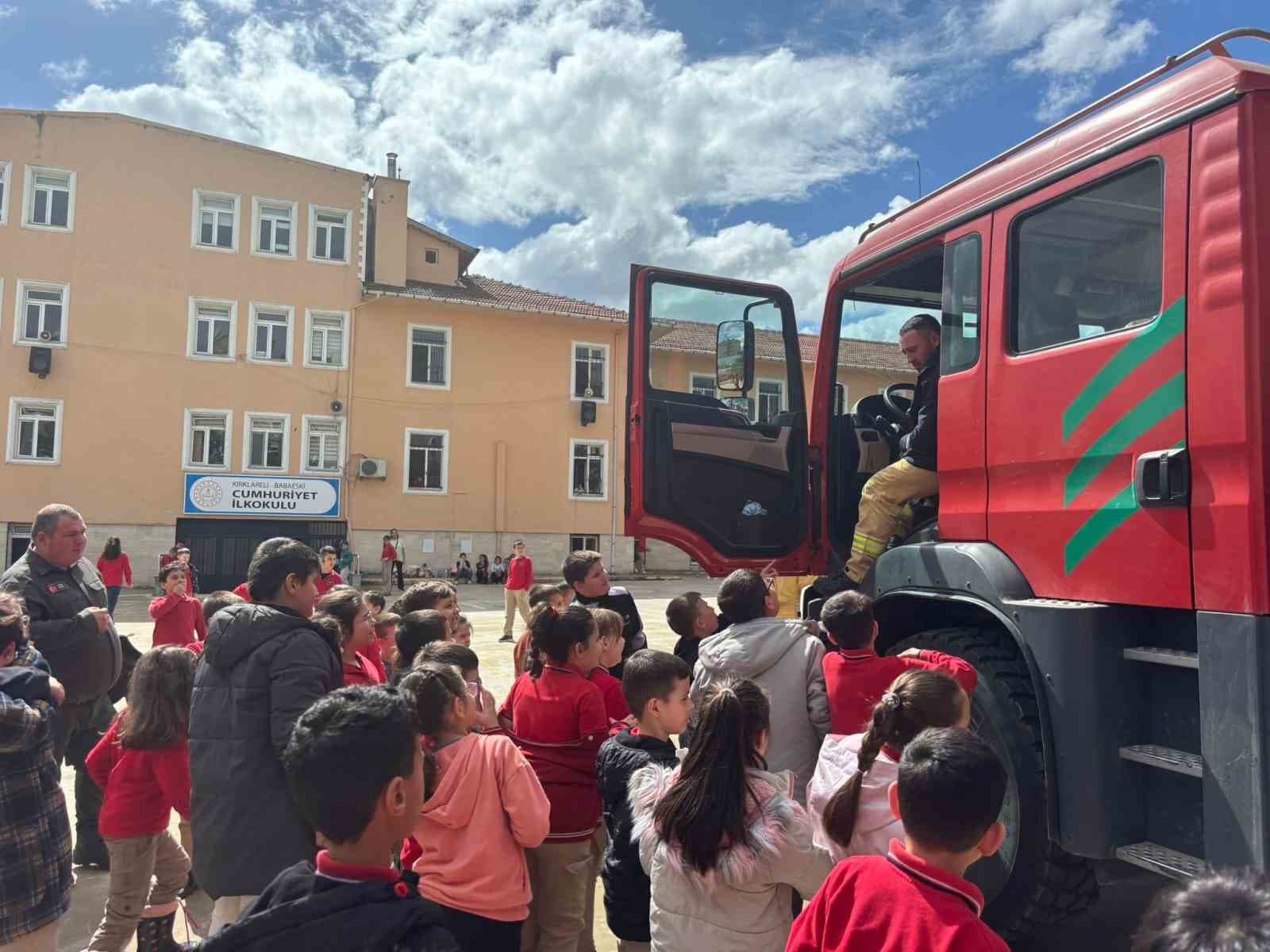 Babaeski’de öğrencilere orman sevgisi ve yangın eğitimi verildi