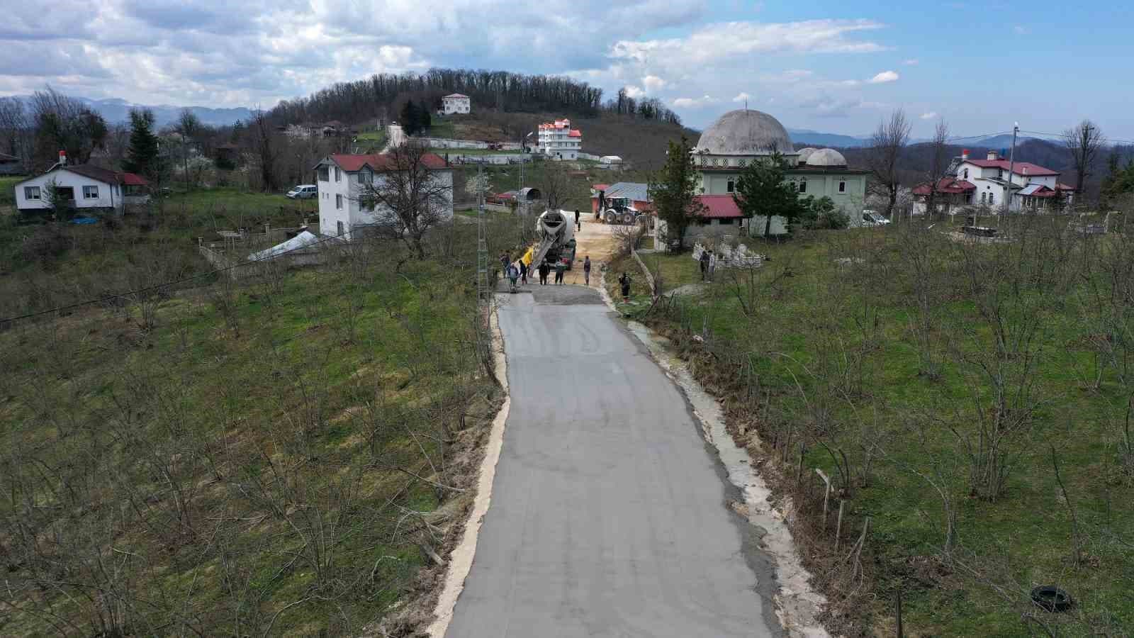 Ordu’da beton yol seferberliği sürüyor