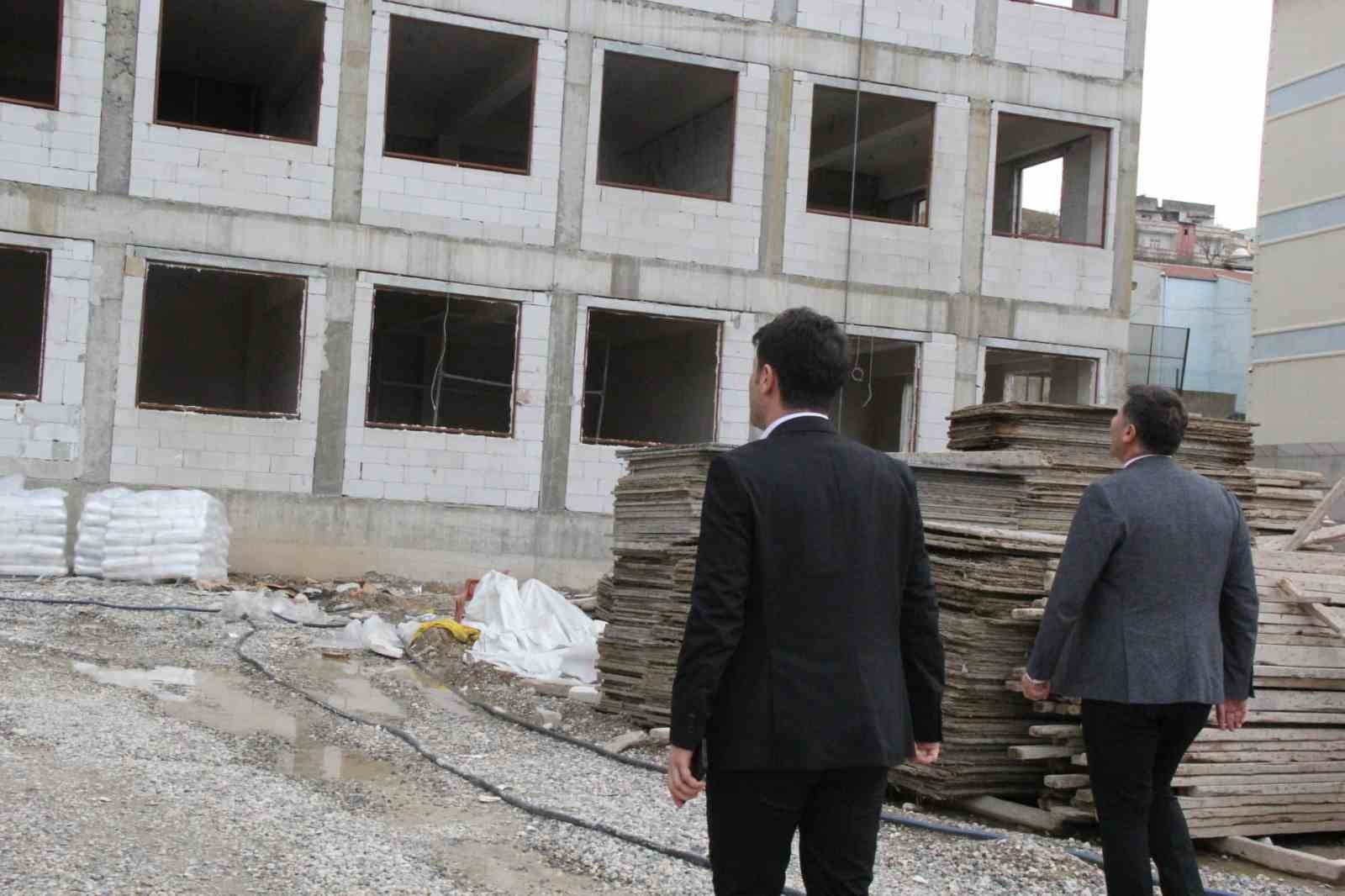 Cizre’de okul inşaatlarında inceleme
