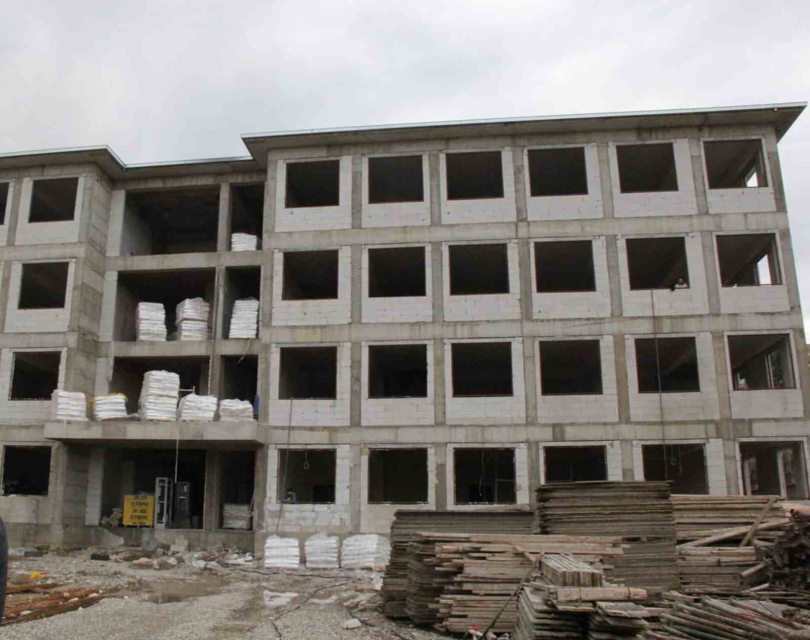 Cizre’de okul inşaatlarında inceleme