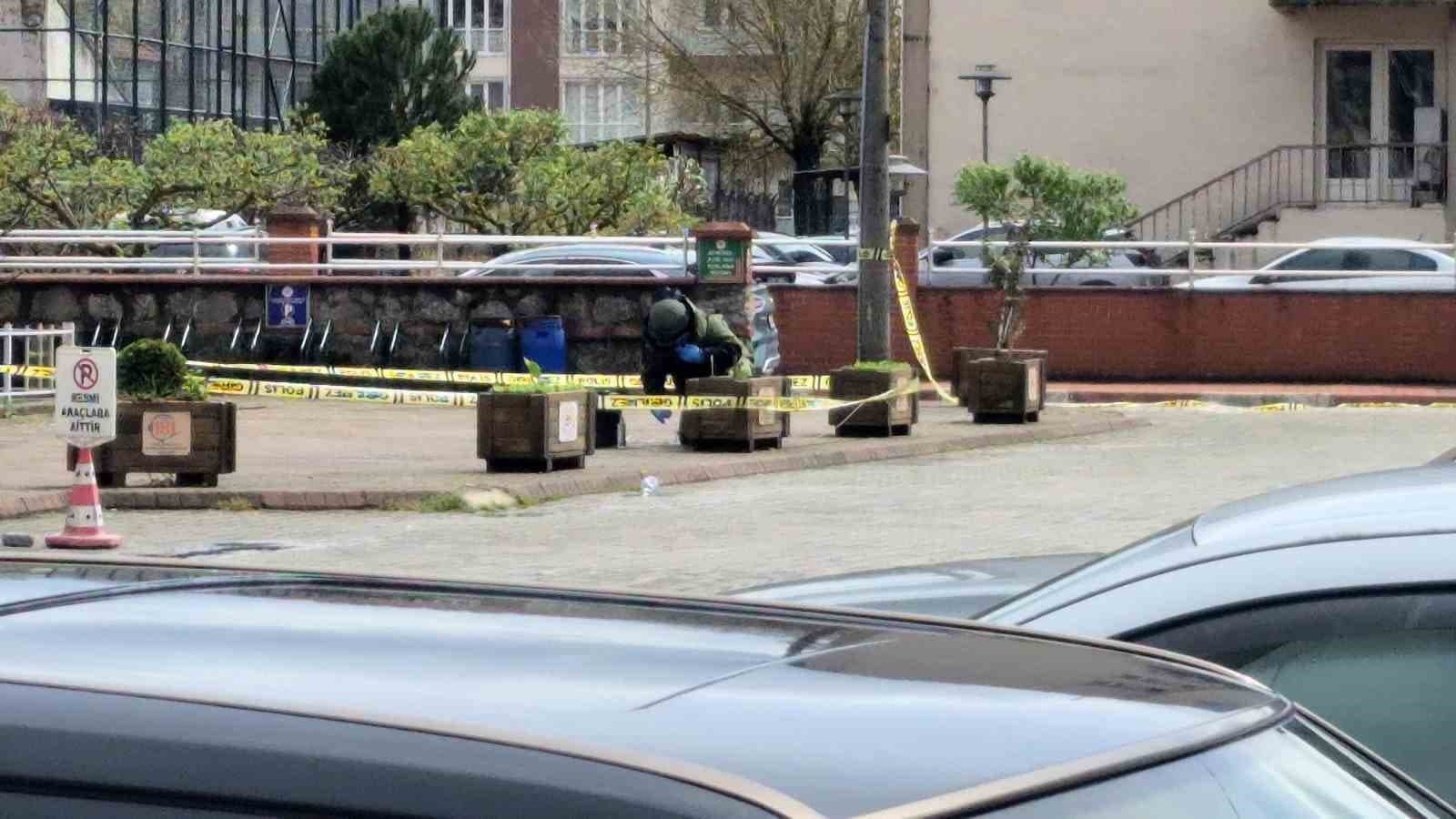 Çevre Şehircilik Müdürlüğü önünde bomba paniği