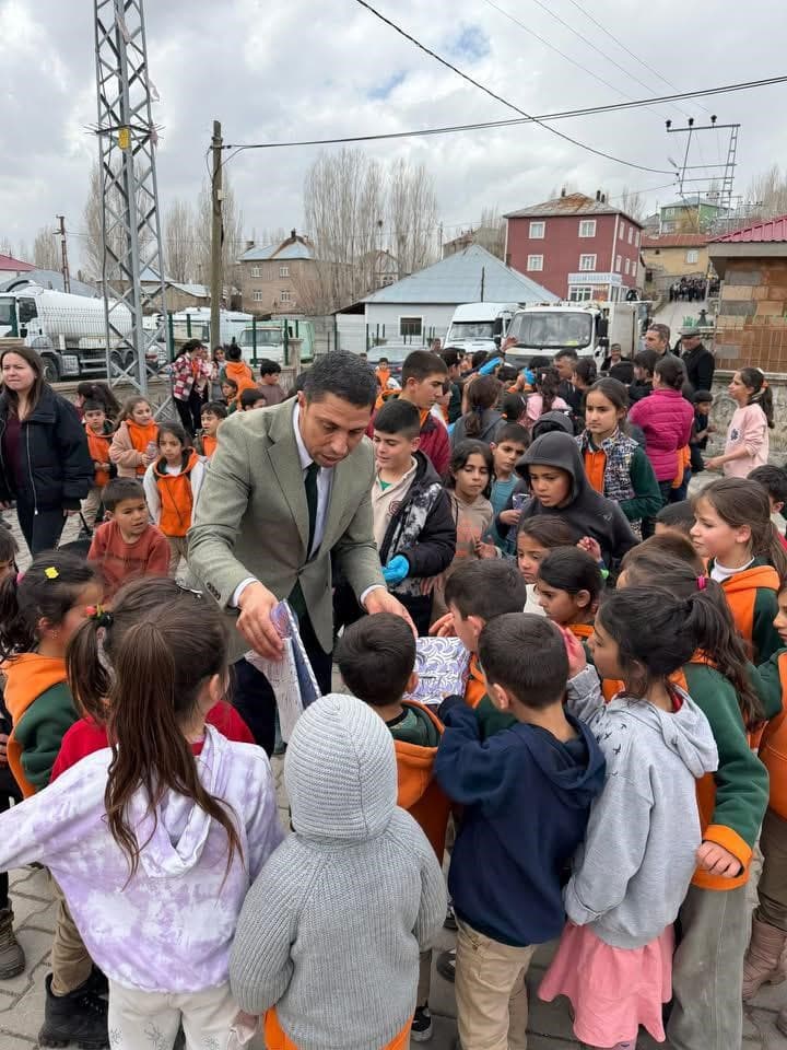 Dedeli’de örnek temizlik seferberliği: Gelecek nesillerle el ele