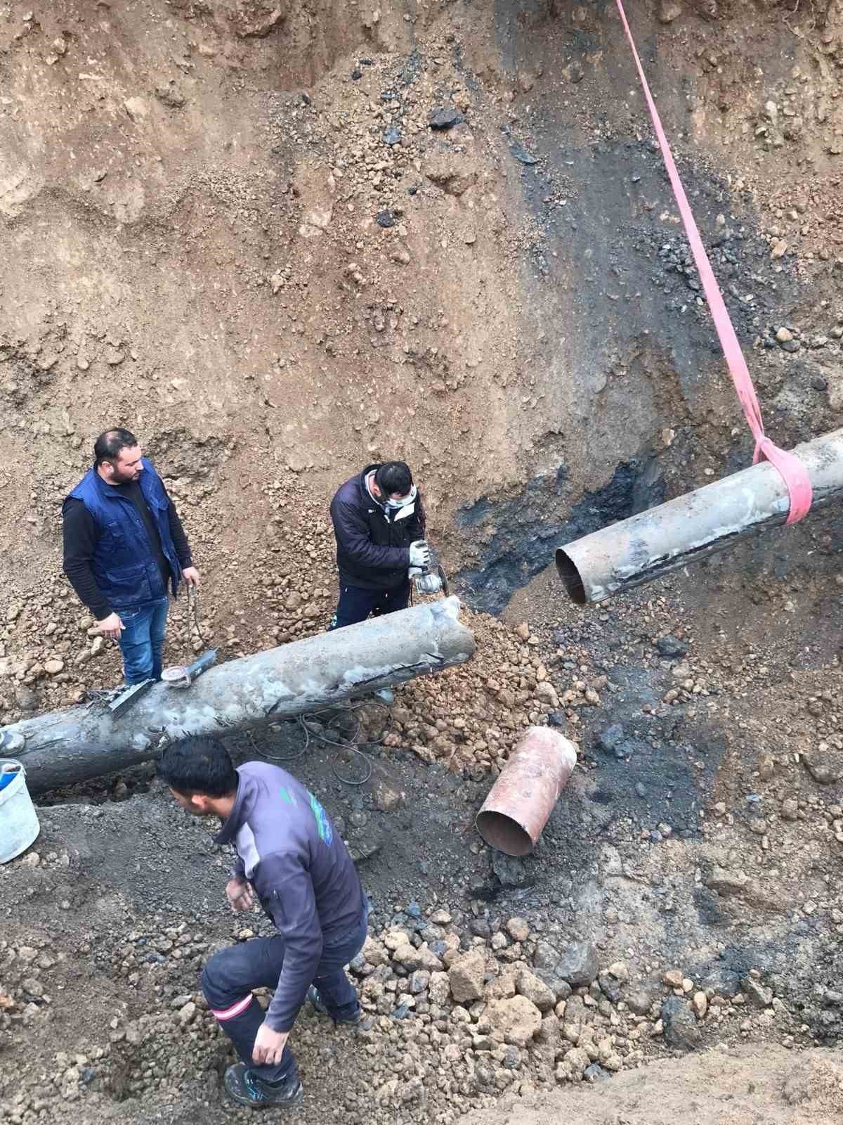 Payas’ta içme suyu hattı hızla onarıldı