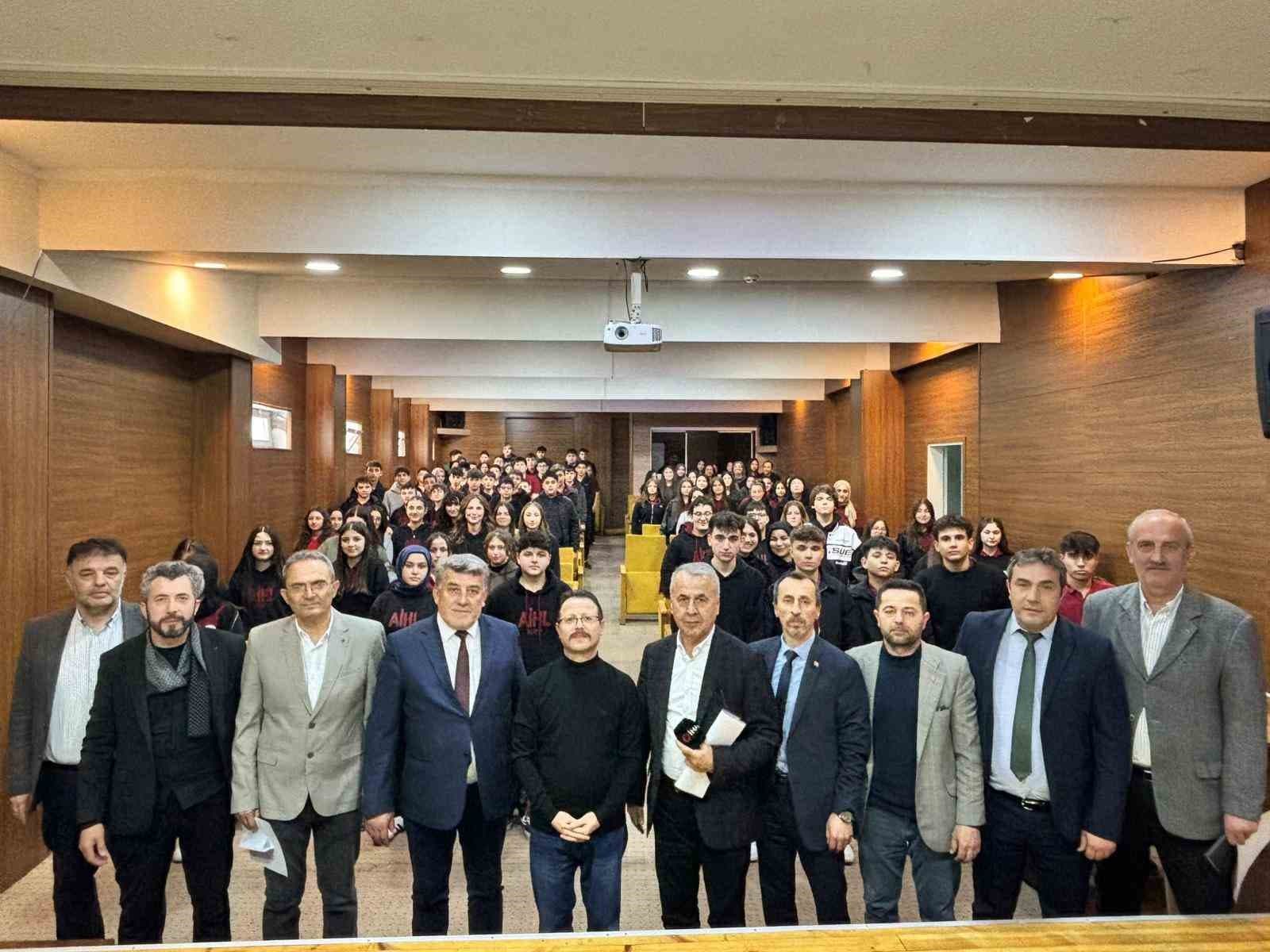 Alaplı’da gazeteciler öğrencilerle buluştu