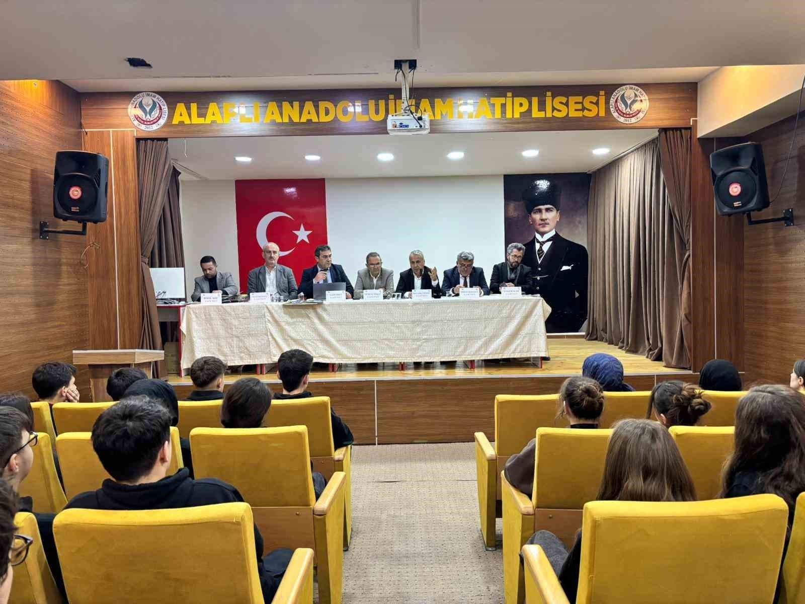 Alaplı’da gazeteciler öğrencilerle buluştu