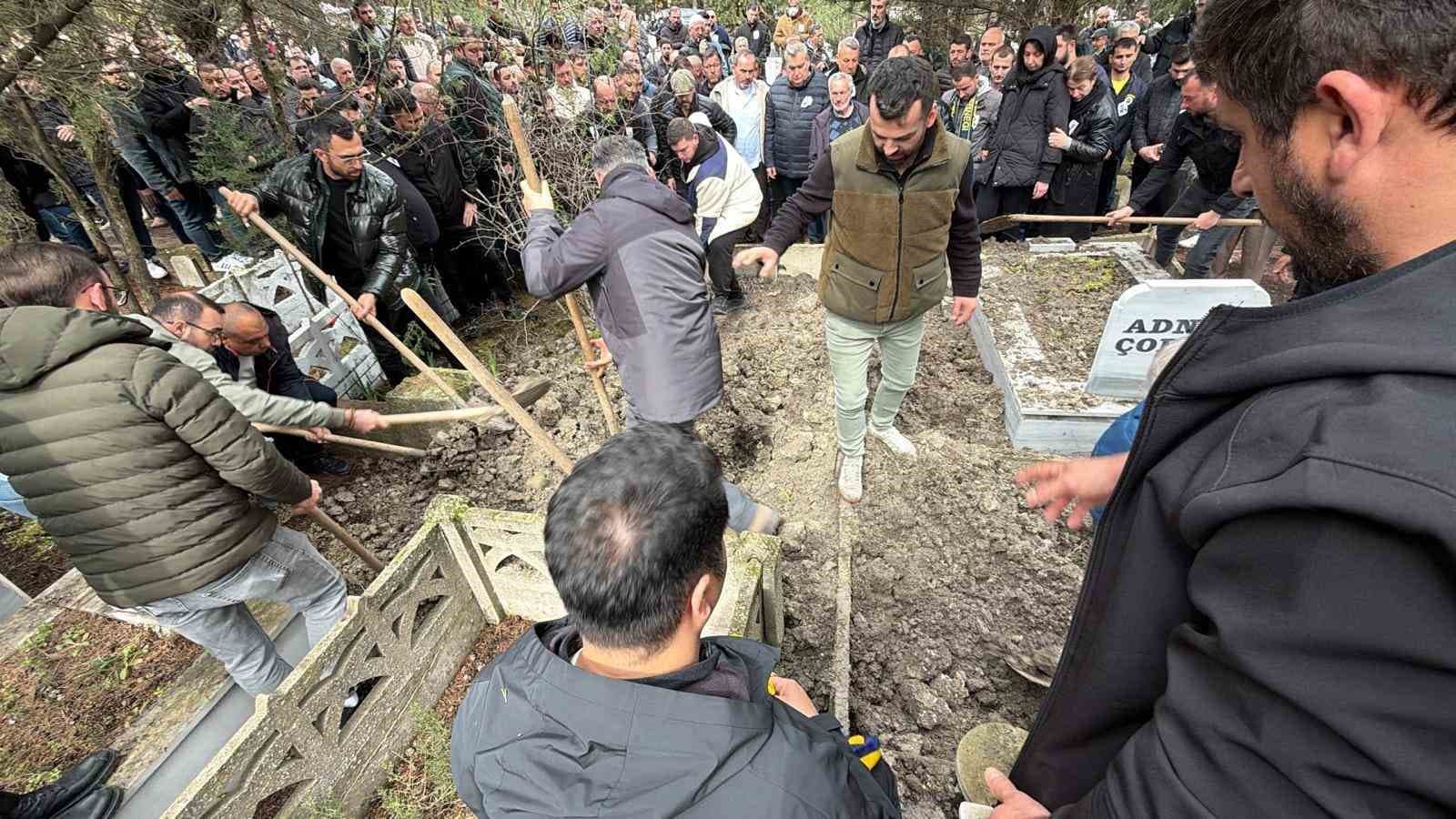 Kırklareli’deki soba faciasında hayatını kaybeden Eralp Çoralı son yolculuğuna uğurlandı