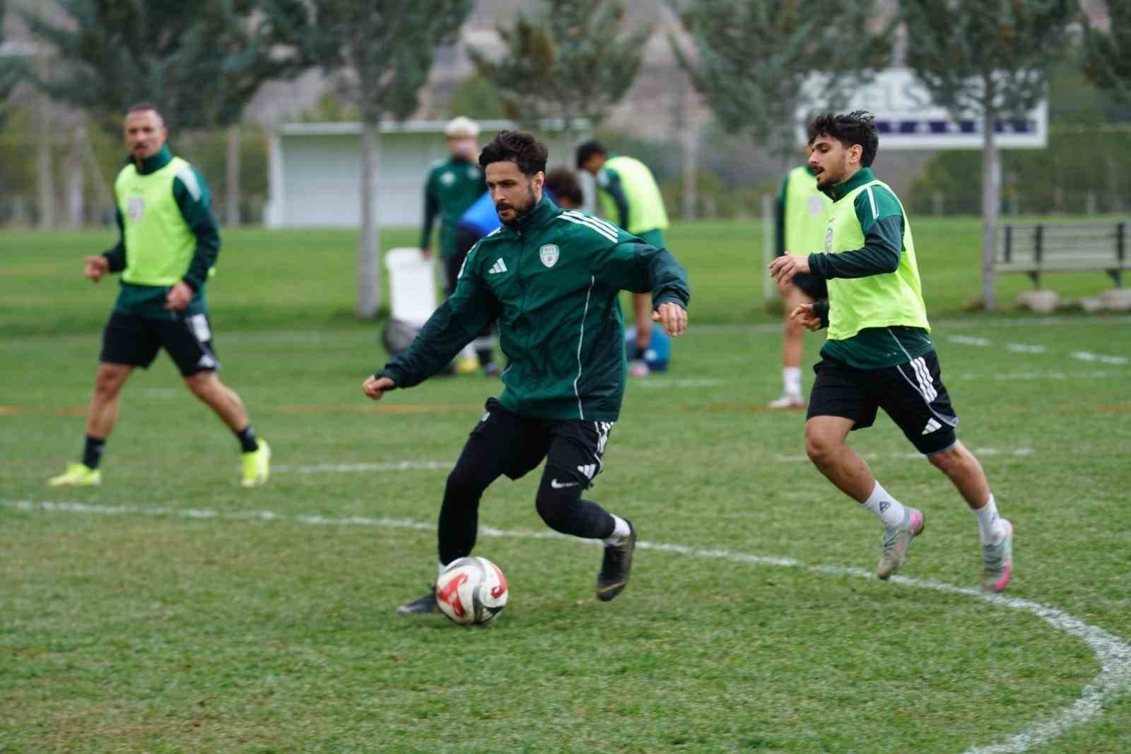 Yeşilyurtspor-Karaköprü Belediye Spor maçının hakemi belli oldu