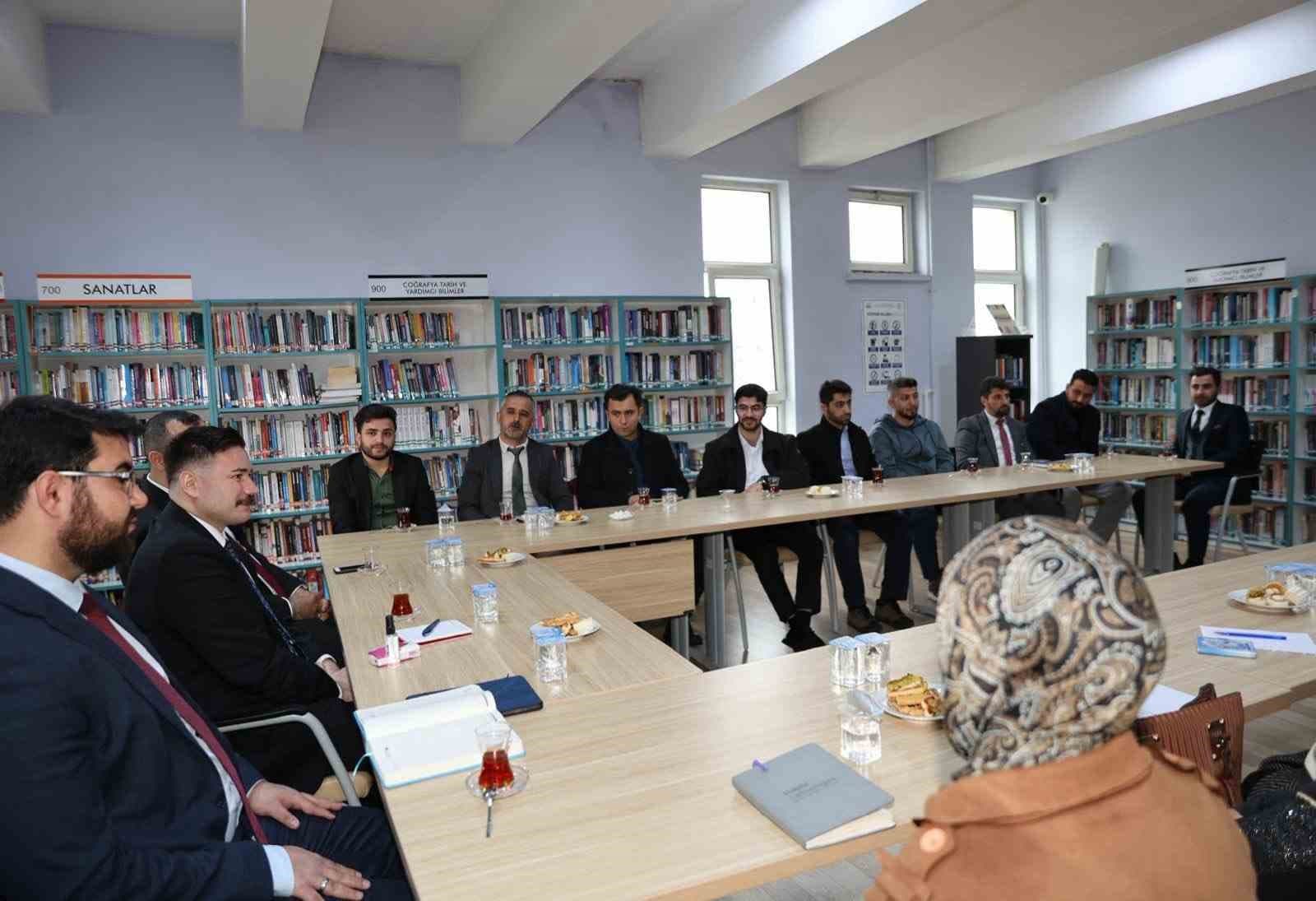 Gökçeada Kaymakamı müftülük personeliyle bir araya geldi