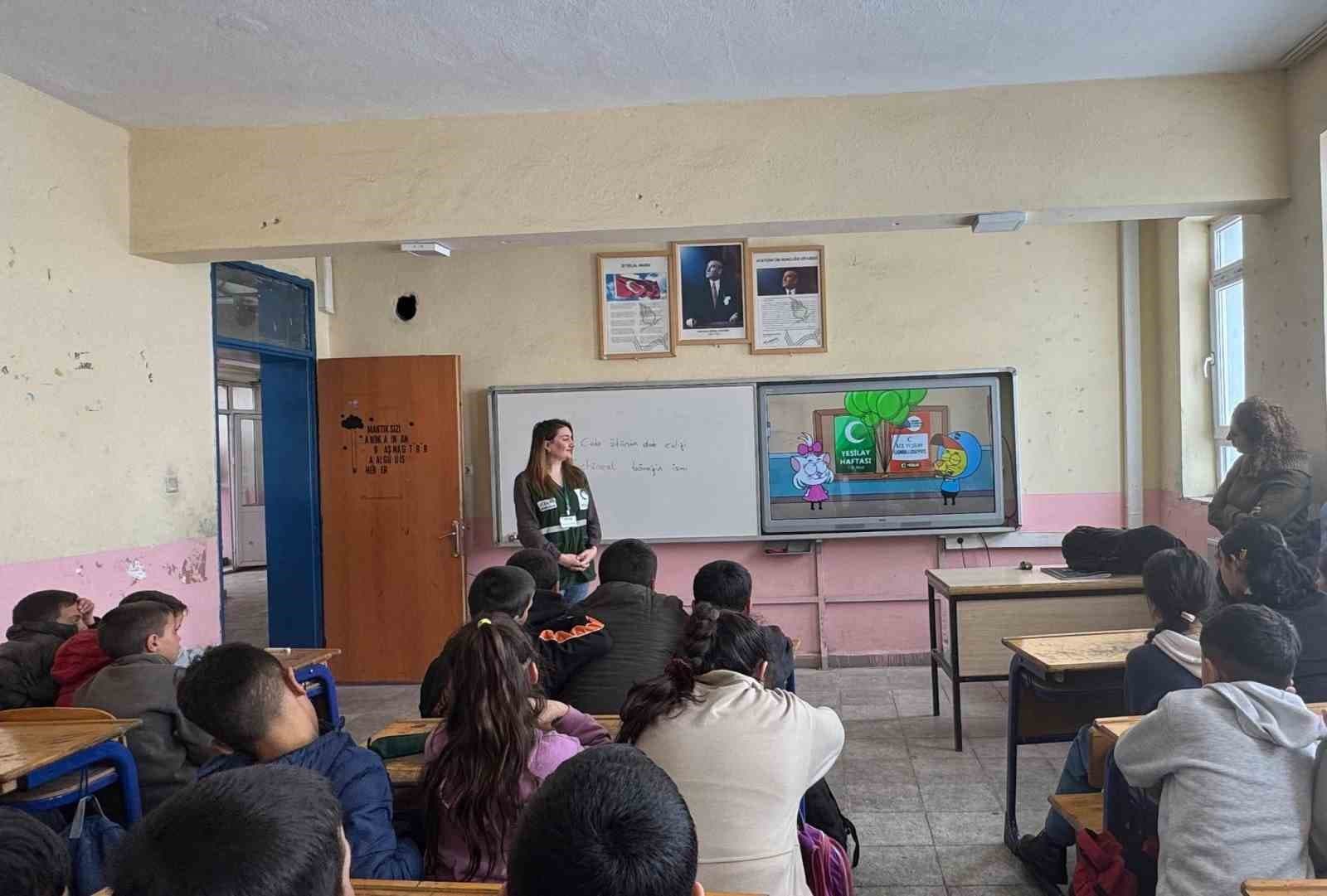 Kars Çerme Ortaokulu öğrencilerine bağımlılıkla mücadele eğitimi verildi