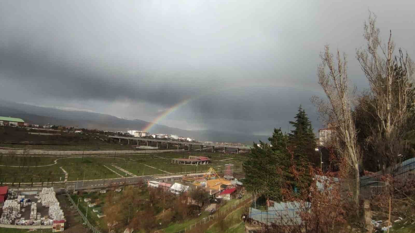 Bingöl’de gökkuşağı görsel şölen oluşturdu