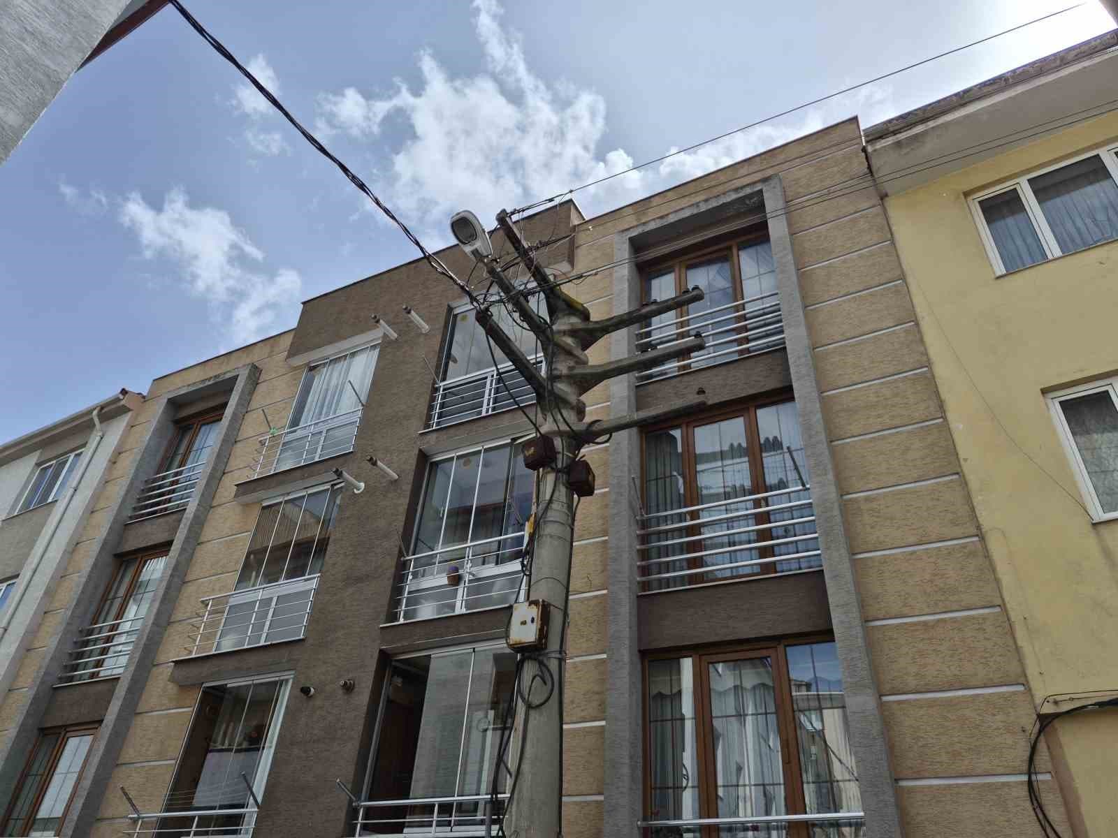 Yakınlarının haber alamadığı şahıs evinde ölü bulundu