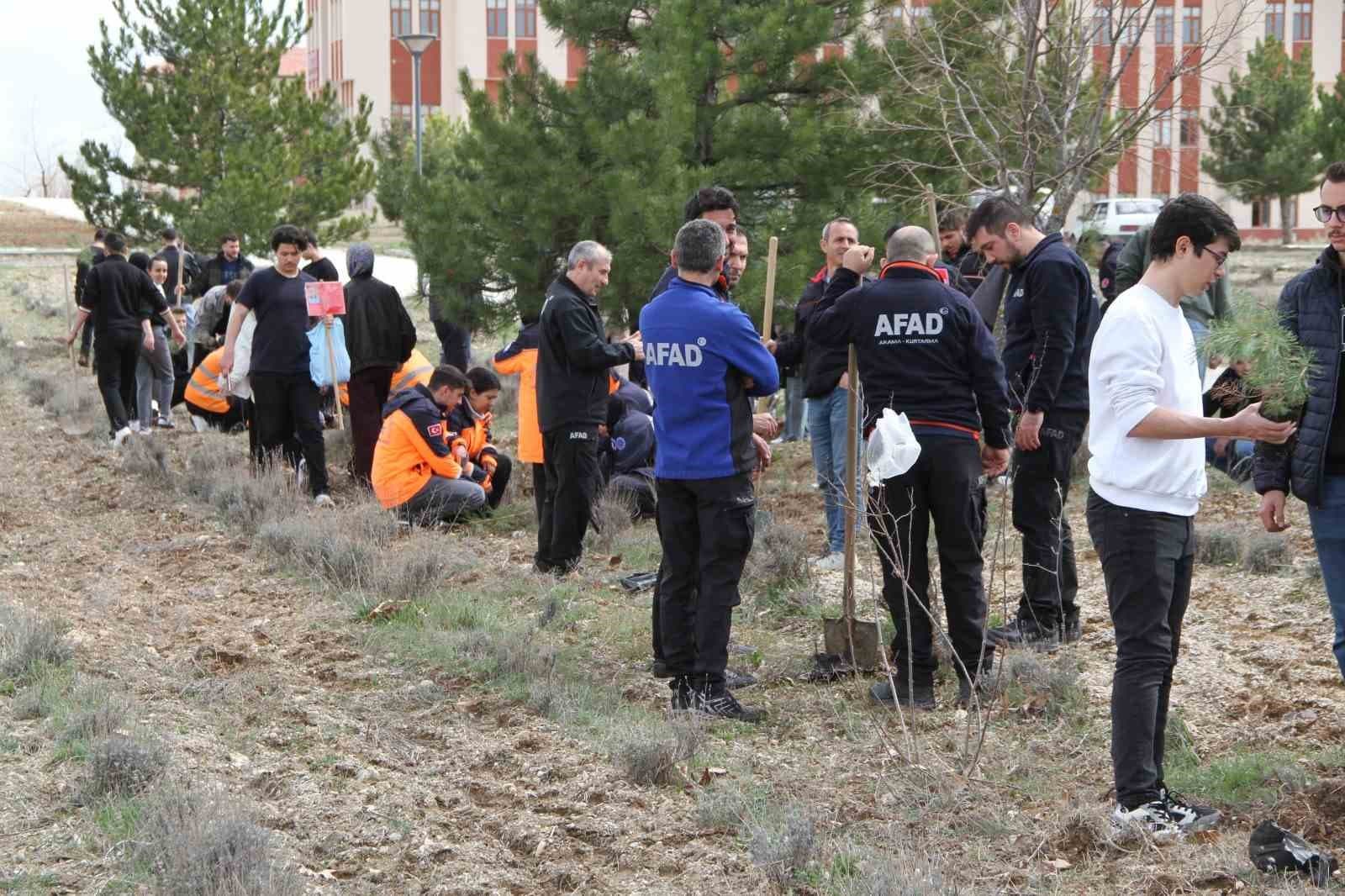Kütahya’da şehit itfaiye eri anısına fidan dikildi