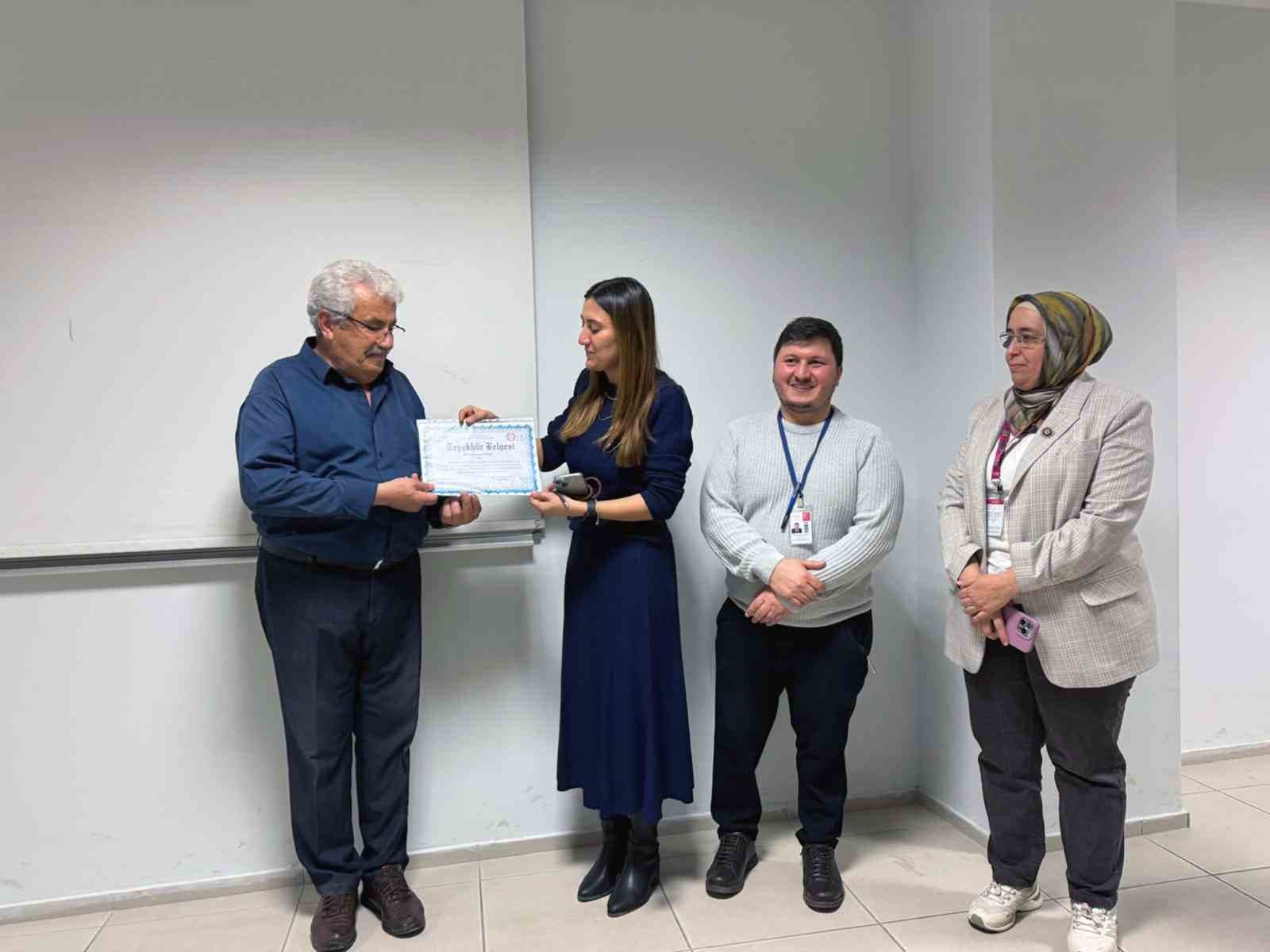 Hastanenin 40 yıllık emektarı için veda töreni