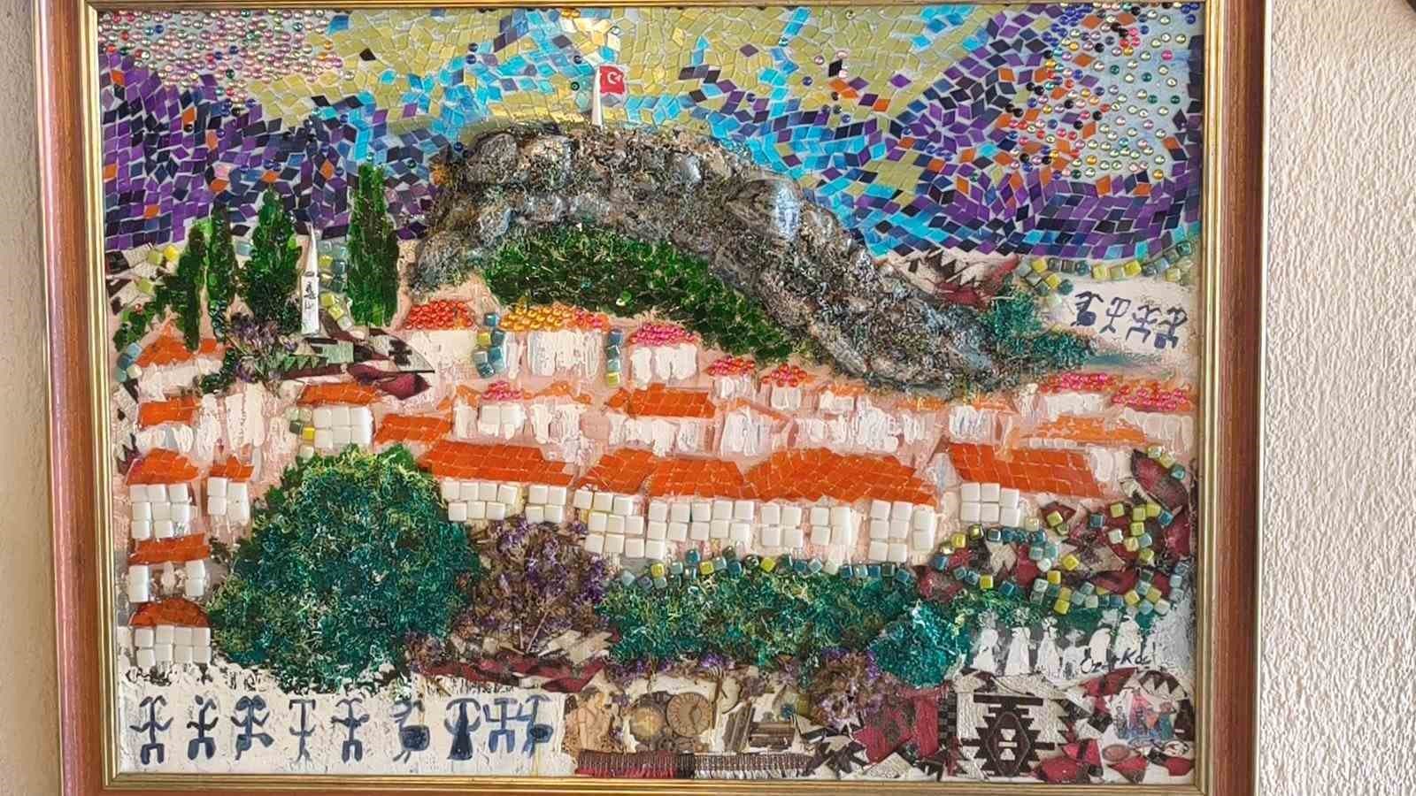 Çöpten sanat üretiyor