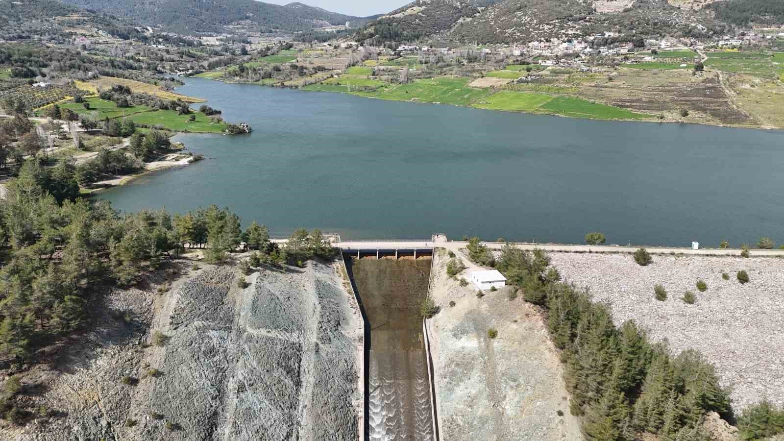 Hatay’da 3 ayda kentin 547 günlük içme suyu depolandı