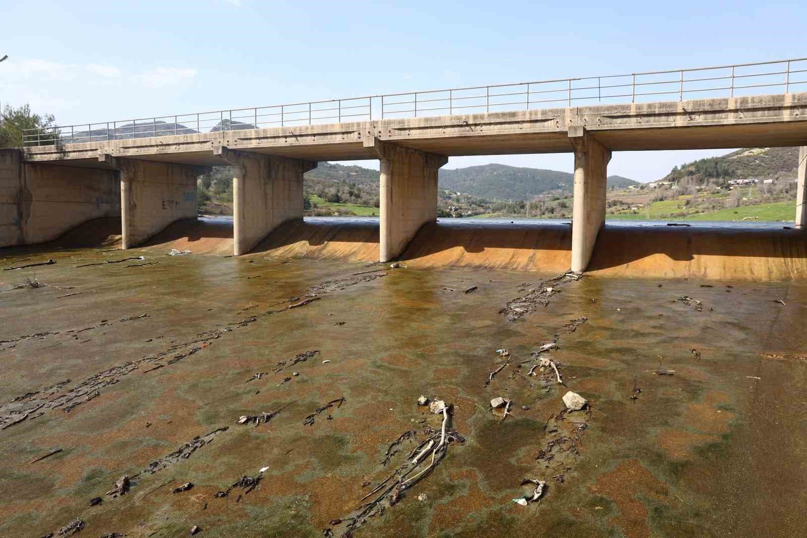 Hatay’da 3 ayda kentin 547 günlük içme suyu depolandı