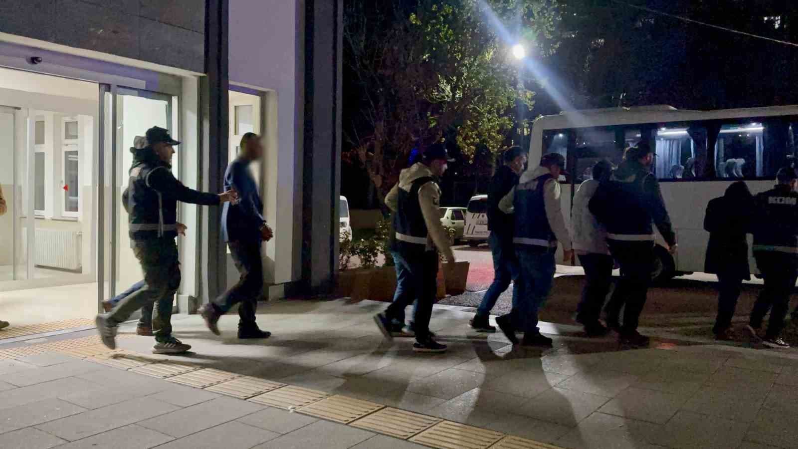 Tokat’ta ehliyet sınavında yapay zekalı "joker aday" operasyonu: 14 tutuklama