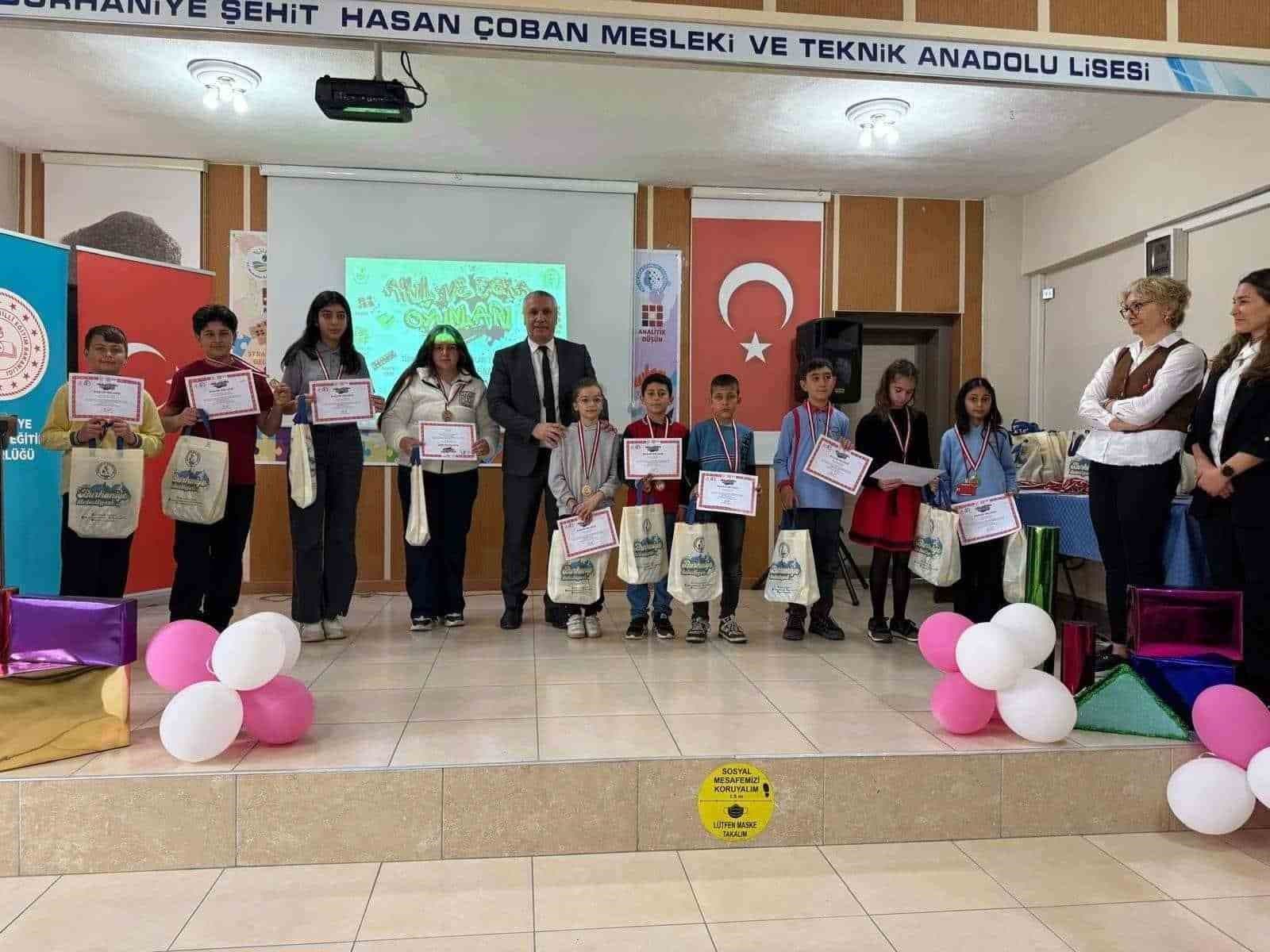 Burhaniye’de Akıl ve Zekâ Oyunları ödül töreni yapıldı