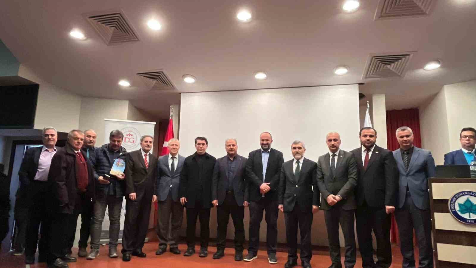 Eskişehir’de "Kayıp Coğrafya Doğu Türkistan" konferansı düzenlendi