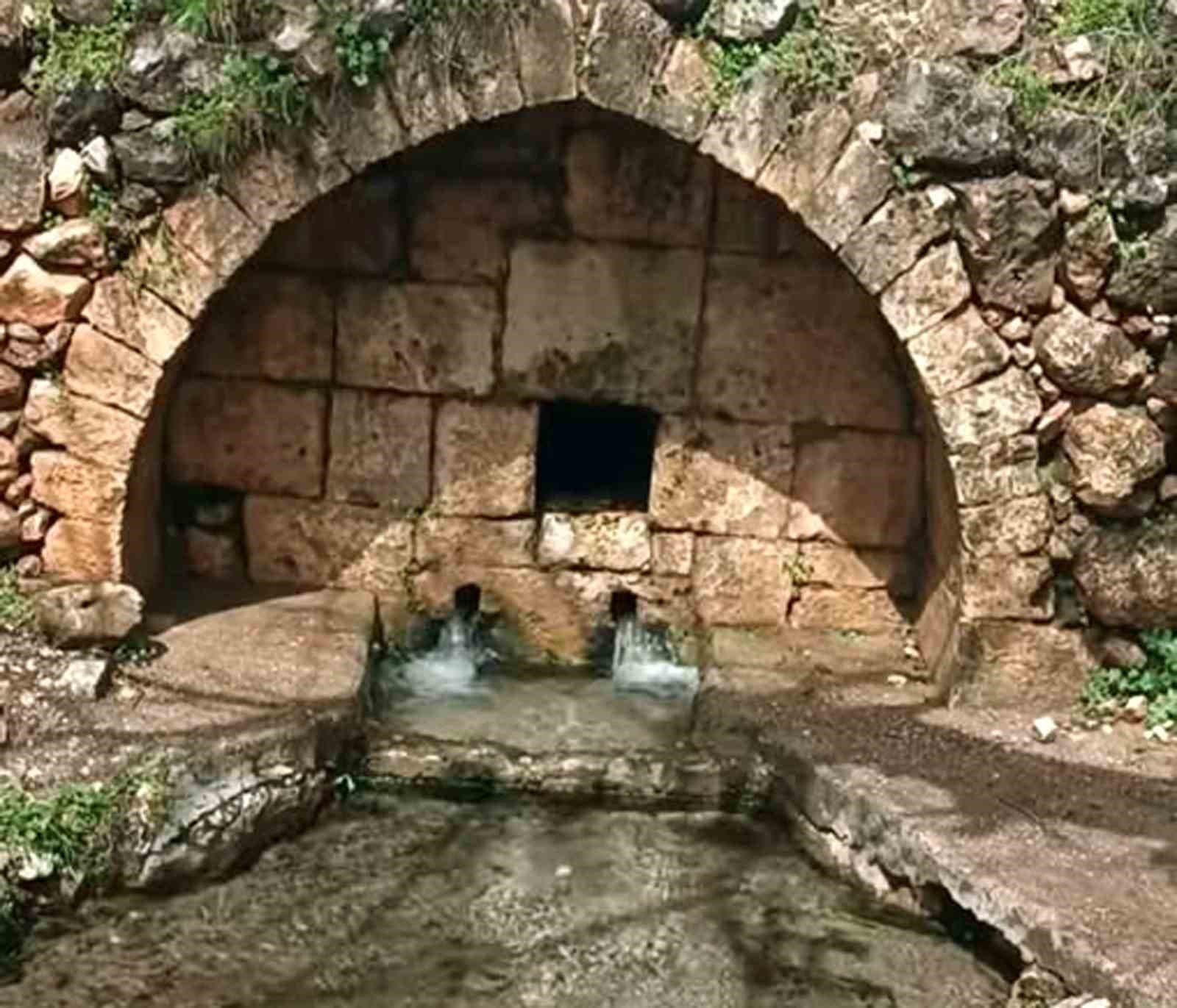 Altun: "Araban’daki tarihi çeşmelerimiz yok olmadan kurtarılmayı bekliyor"