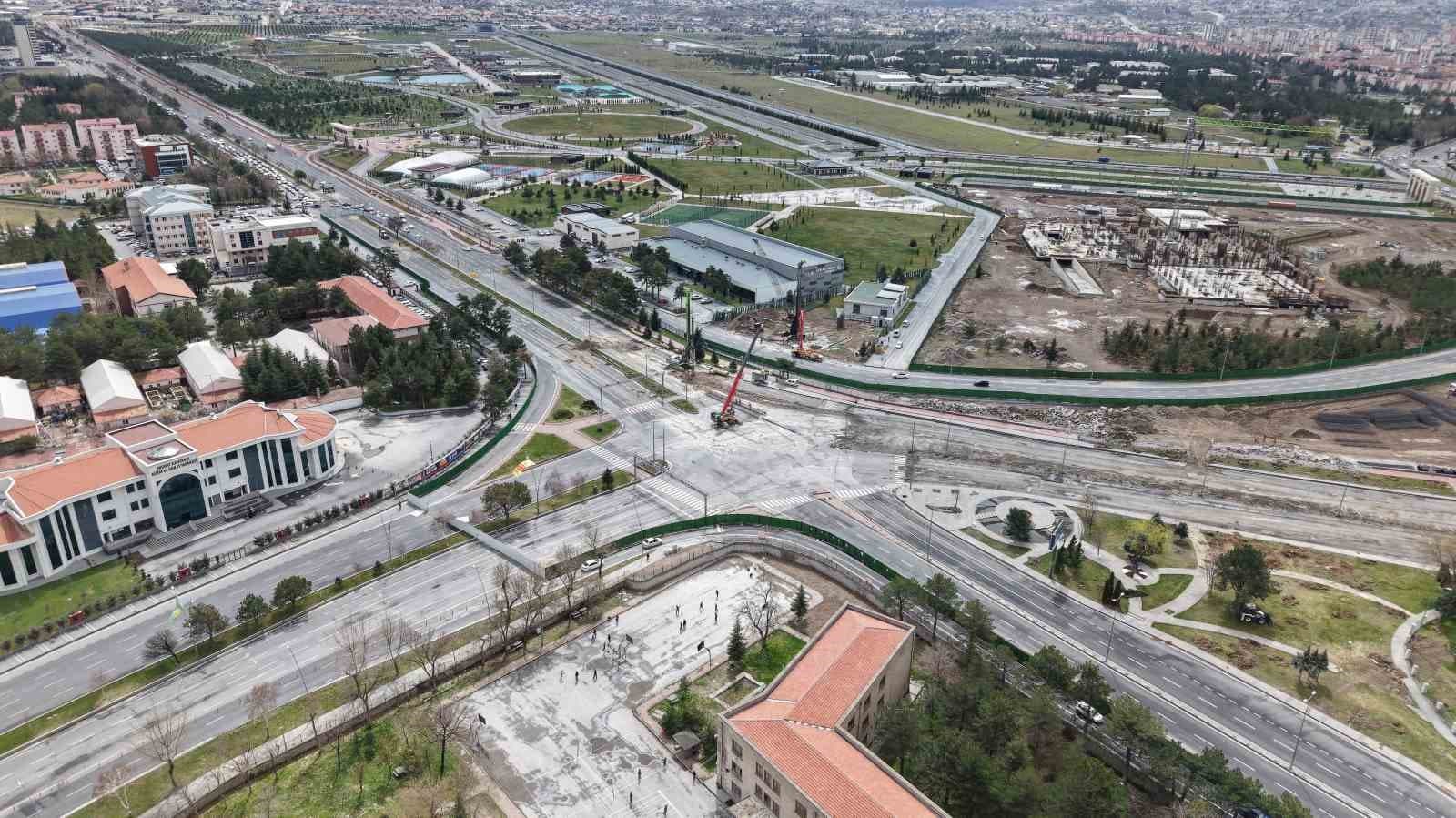 Büyükşehir’in Kartal Katlı Kavşağı Projesi’nde yoğun mesai