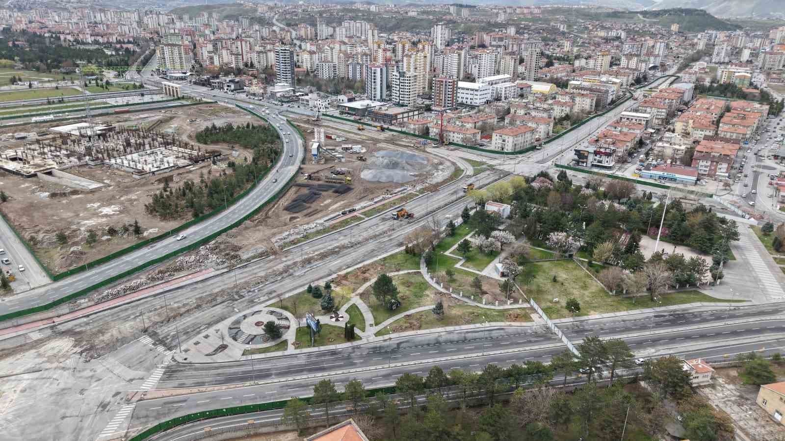 Büyükşehir’in Kartal Katlı Kavşağı Projesi’nde yoğun mesai